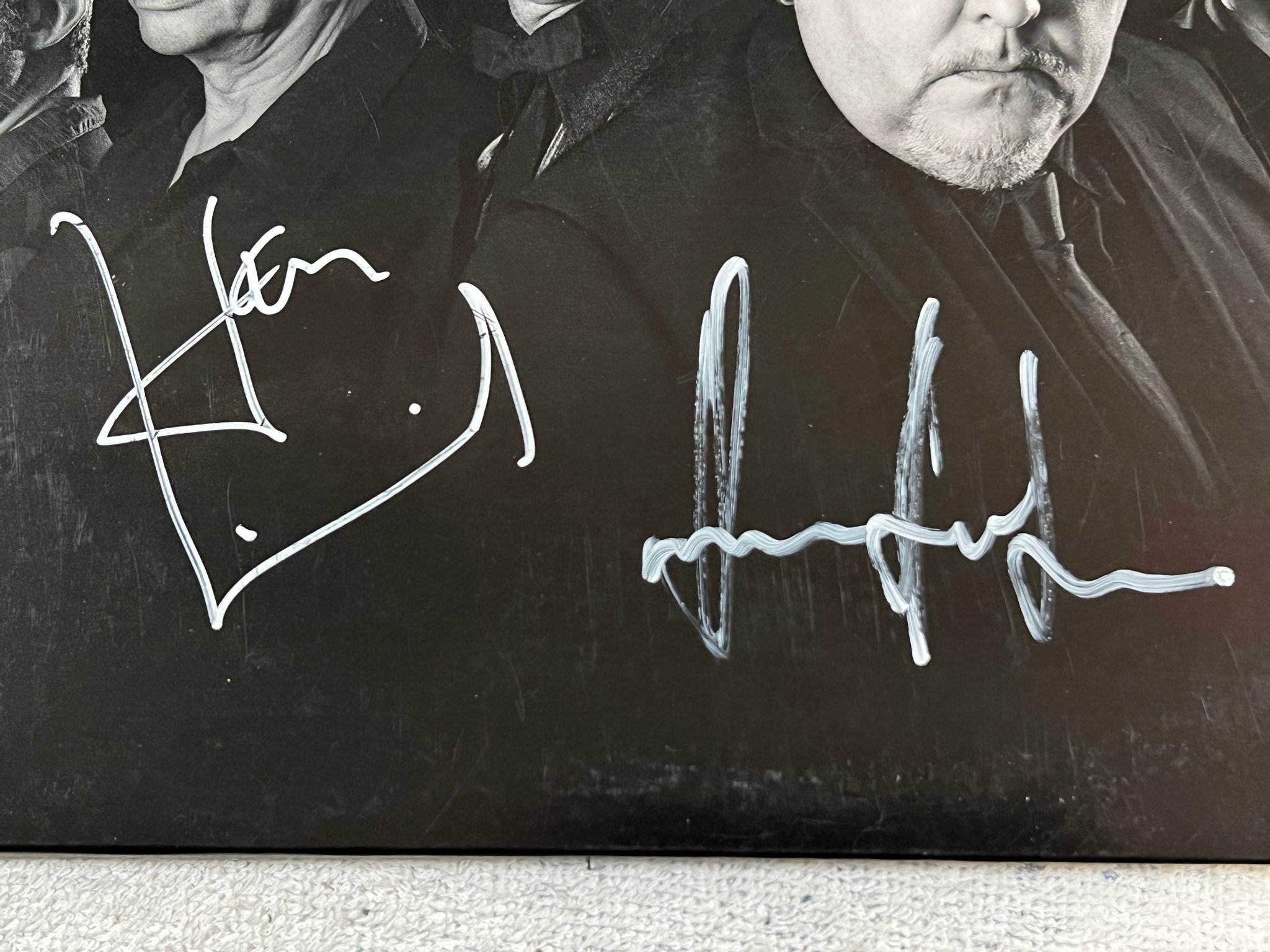 Omslagsbild för skivan FATBOY moments LP 2016 Swe RAZZIA 368 signed on front and back ROCKABILLY