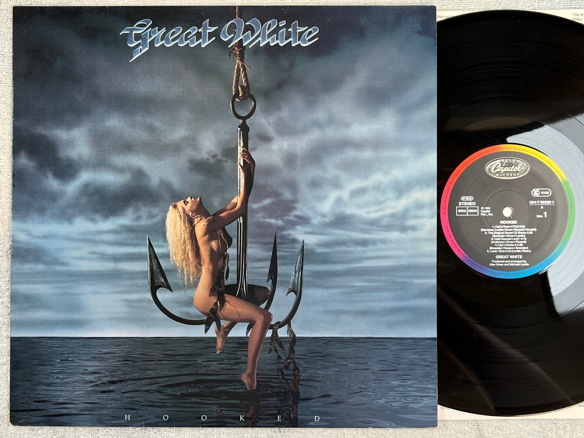 Omslagsbild för skivan GREAT WHITE hooked LP -91 CAPITOL 064-7953301