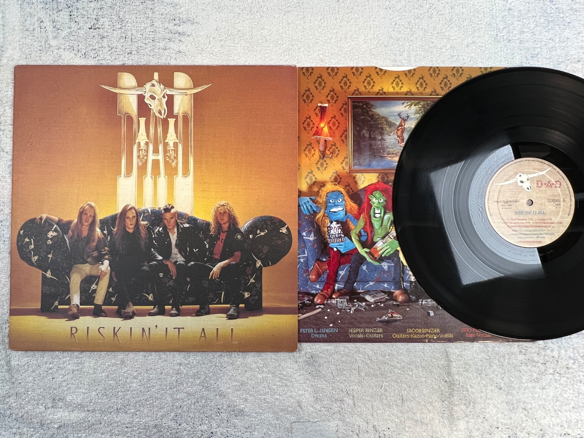 Omslagsbild för skivan D.A.D. Riskin' It All LP -91 MEDLEY MDLP 6415