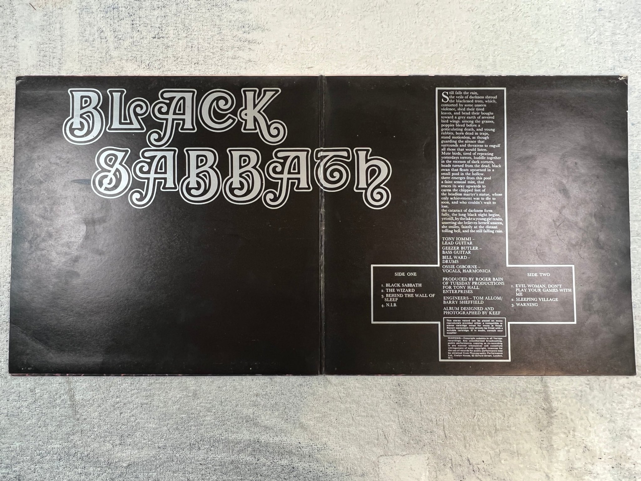 Omslagsbild för skivan BLACK SABBATH s/t LP -70 UK VERTIGO 847 903 VTY 