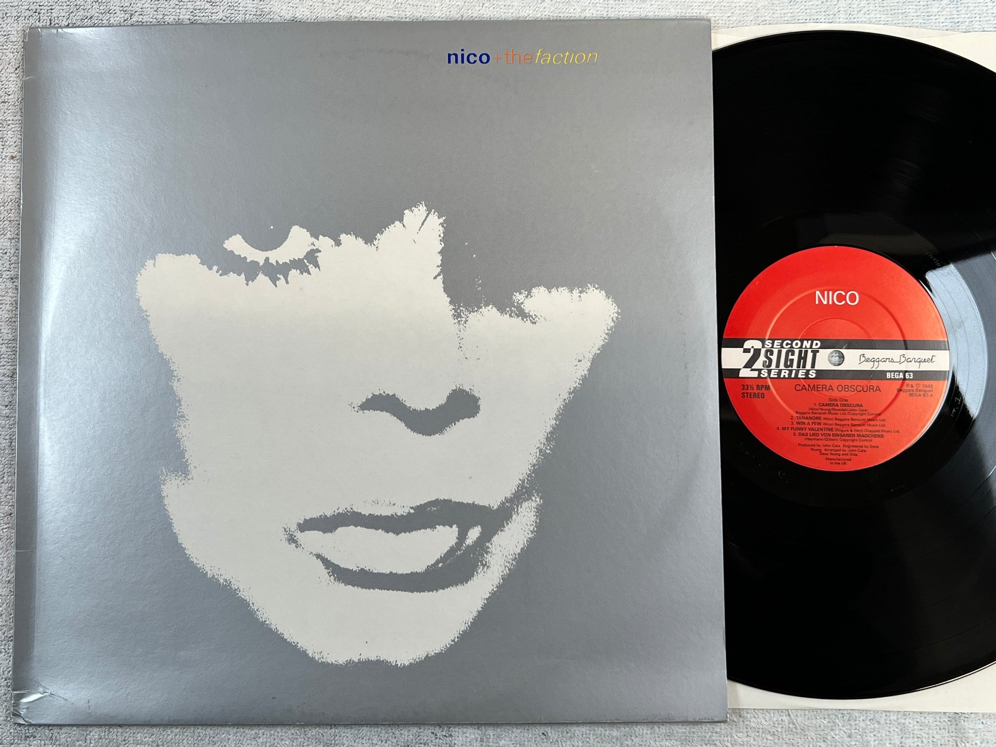 Omslagsbild för skivan NICO camera obscura LP -85 BEGGARS BANQUET BEGA 63