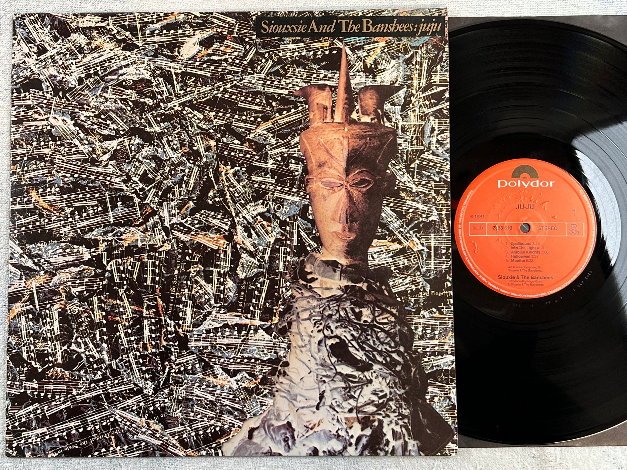 Omslagsbild för skivan SIOUSXIE & THE BANSHEES ju-ju LP -81 ncb POLYDOR 2383610