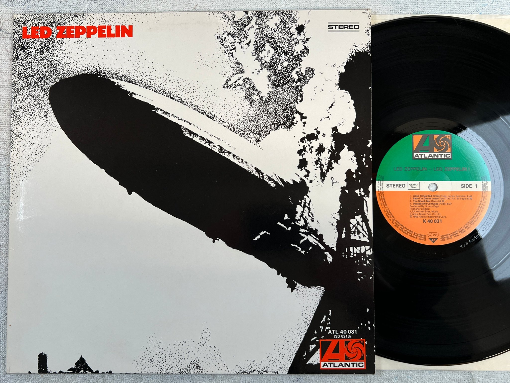 Omslagsbild för skivan LED ZEPPELIN s/t LP re Hol ATLANTIC K 40 031