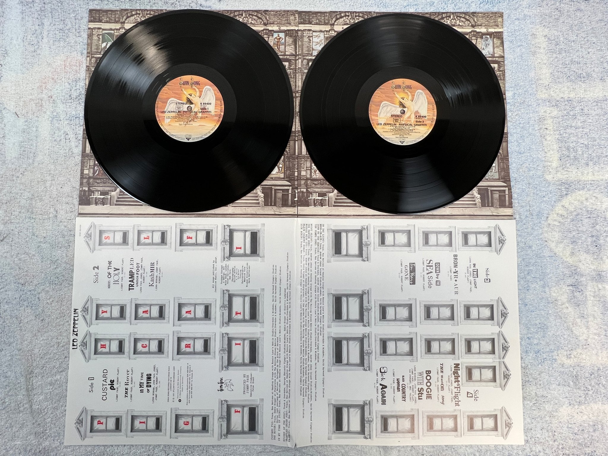 Omslagsbild för skivan LED ZEPPELIN physical graffiti 2xLP Ger SWAN SONG K 89400