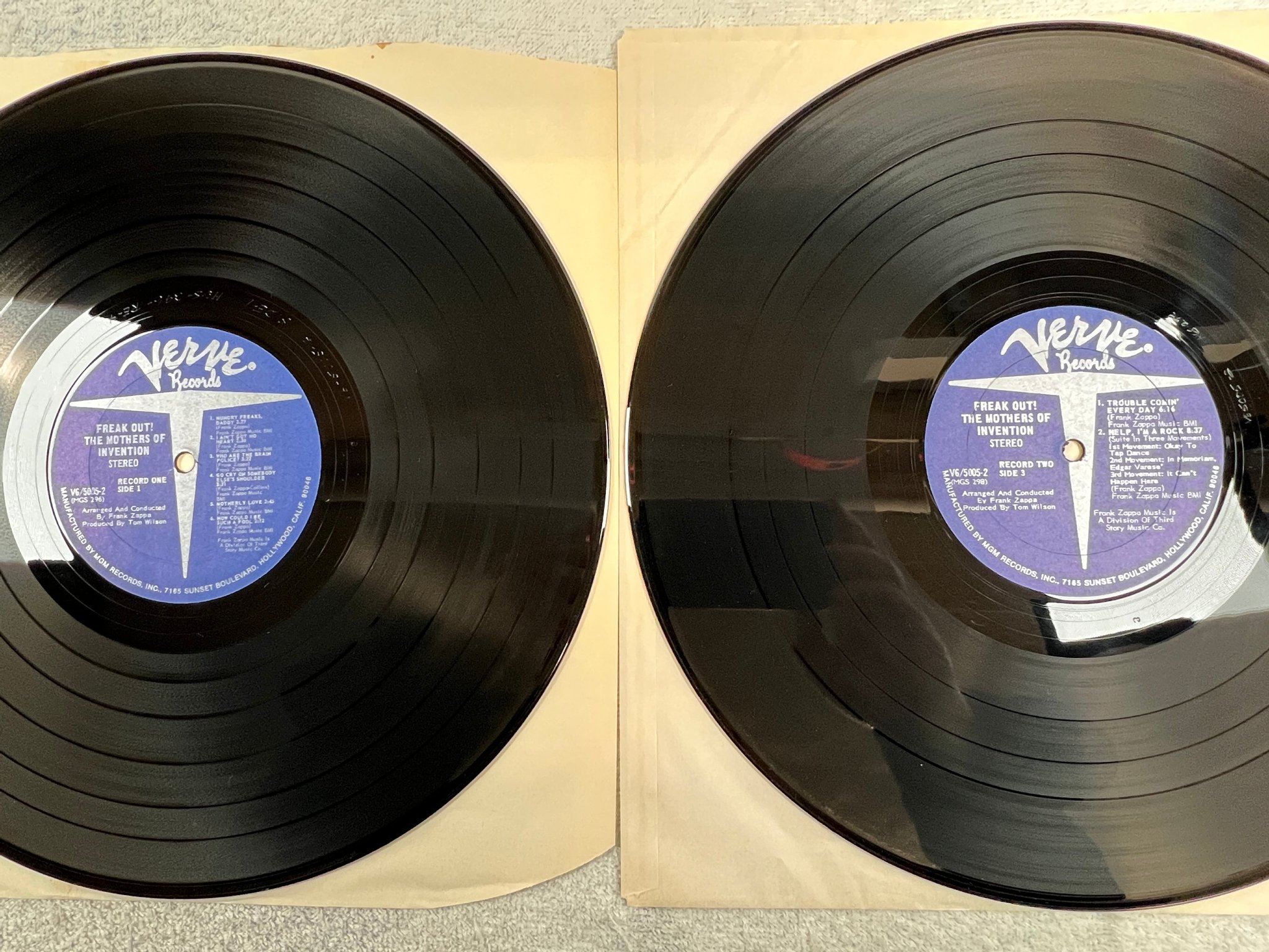 Omslagsbild för skivan THE MOTHERS OF INVENTION Freak Out! 2xLP -72 US VERVE V6/5005-2