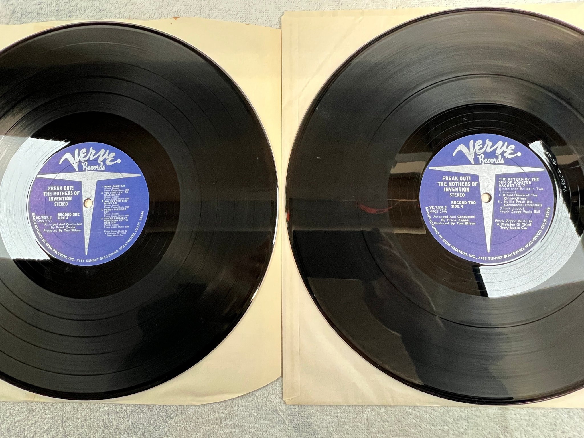 Omslagsbild för skivan THE MOTHERS OF INVENTION Freak Out! 2xLP -72 US VERVE V6/5005-2