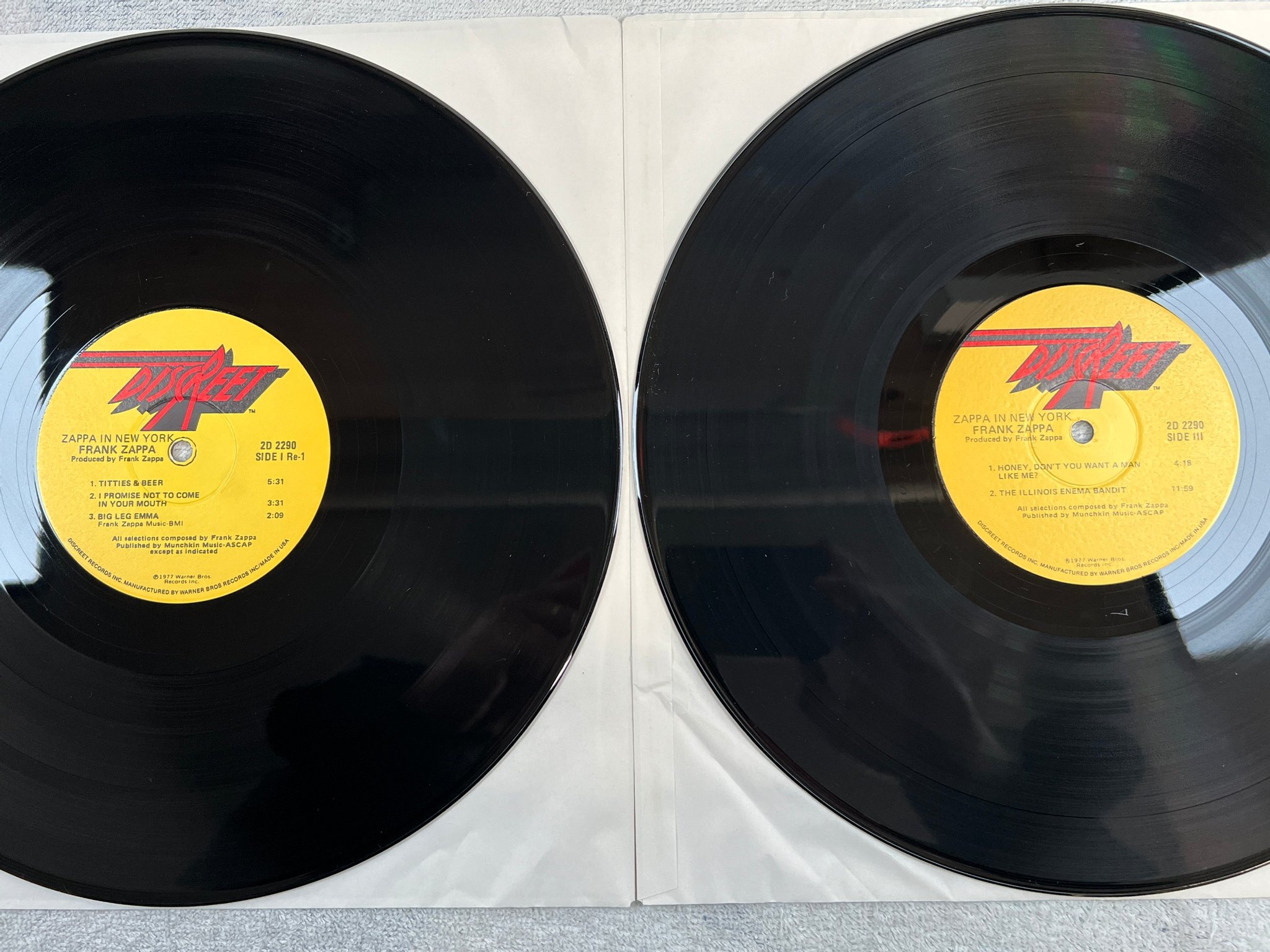 Omslagsbild för skivan FRANK ZAPPA Zappa in New York LP -77 US DISCREET 2D 2290