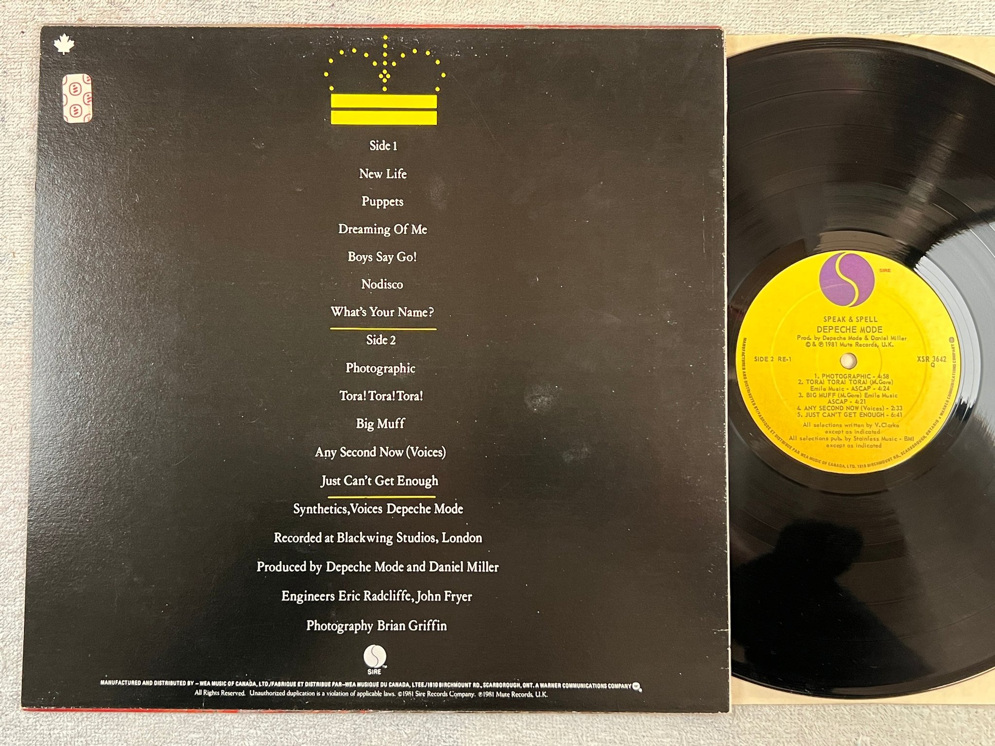 Omslagsbild för skivan DEPECHE MODE speak & spell LP CAN SIRE XSR 3642