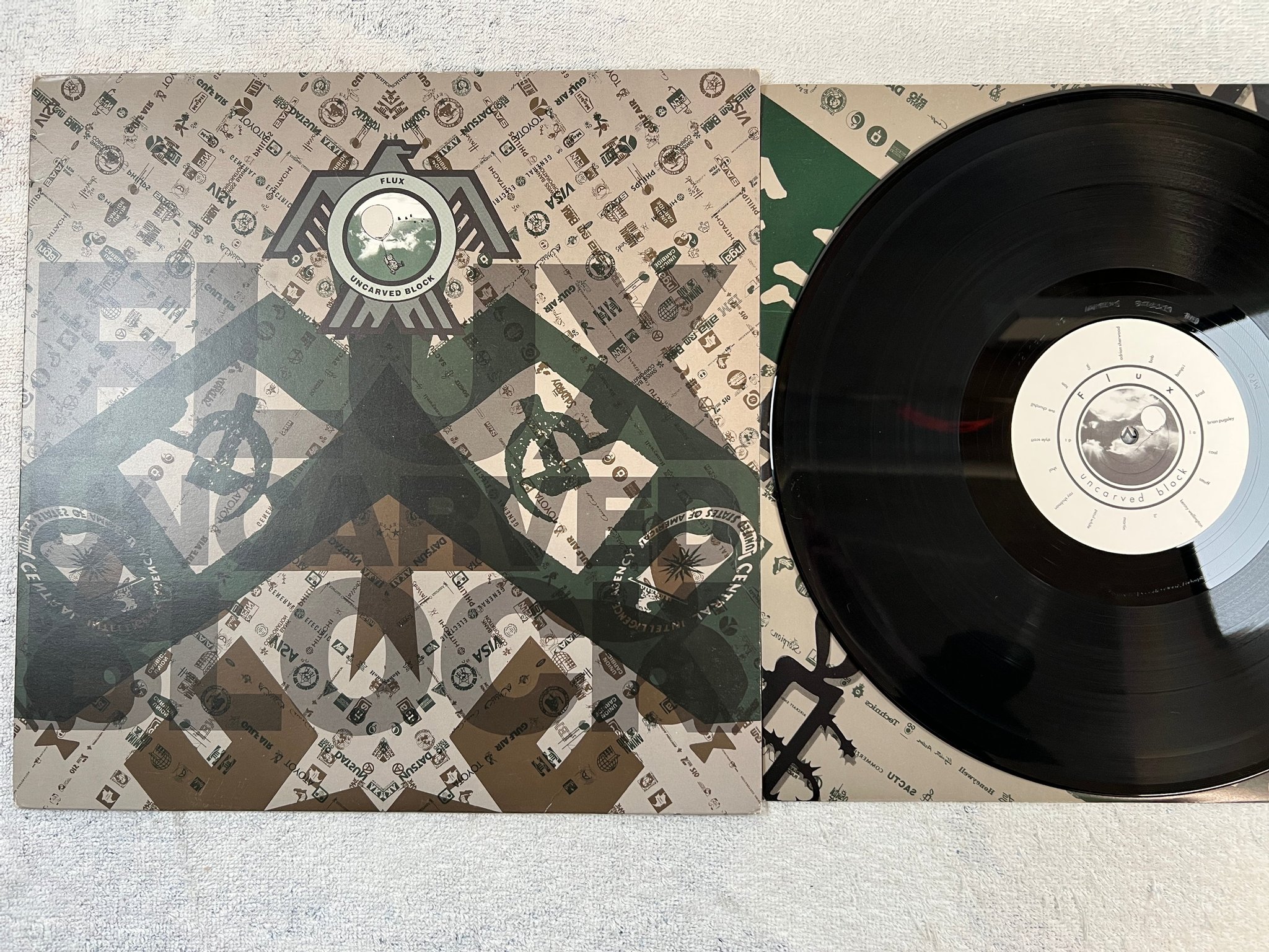 Omslagsbild för skivan FLUX Uncarved Block LP re ONE LITTLE INDIAN TPLP 1