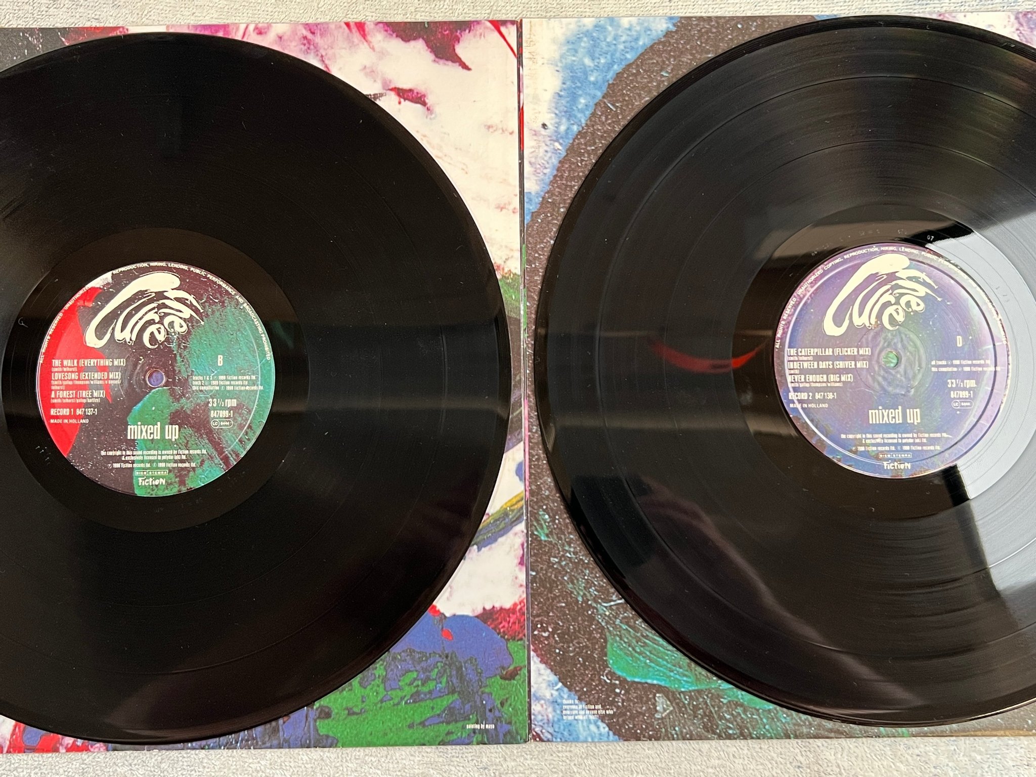 Omslagsbild för skivan THE CURE mixed up 2xLP -90 Hol FICTION 847009-1