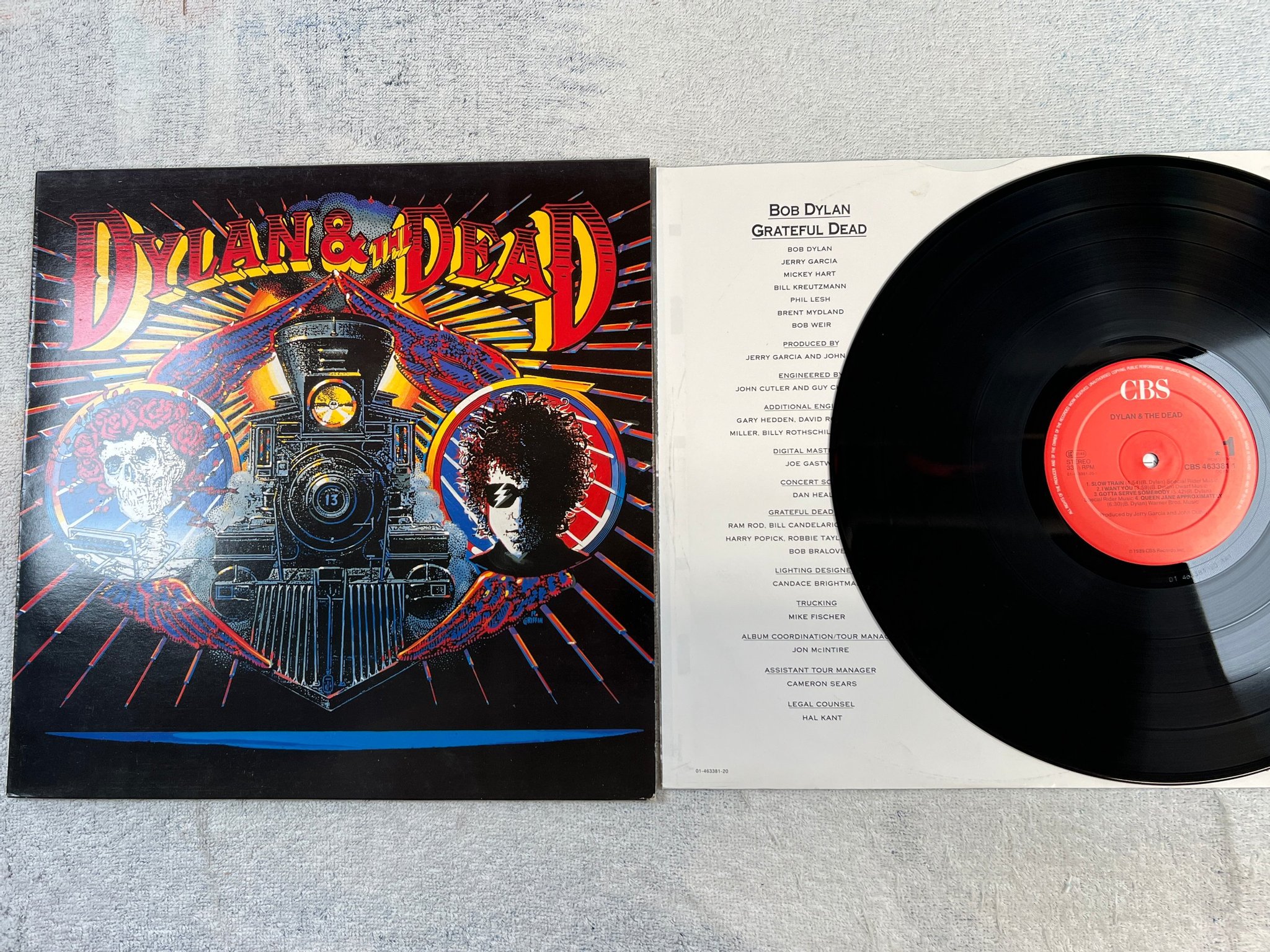 Omslagsbild för skivan BOB DYLAN & THE DEAD s/t LP -89 Hol CBS 4633811