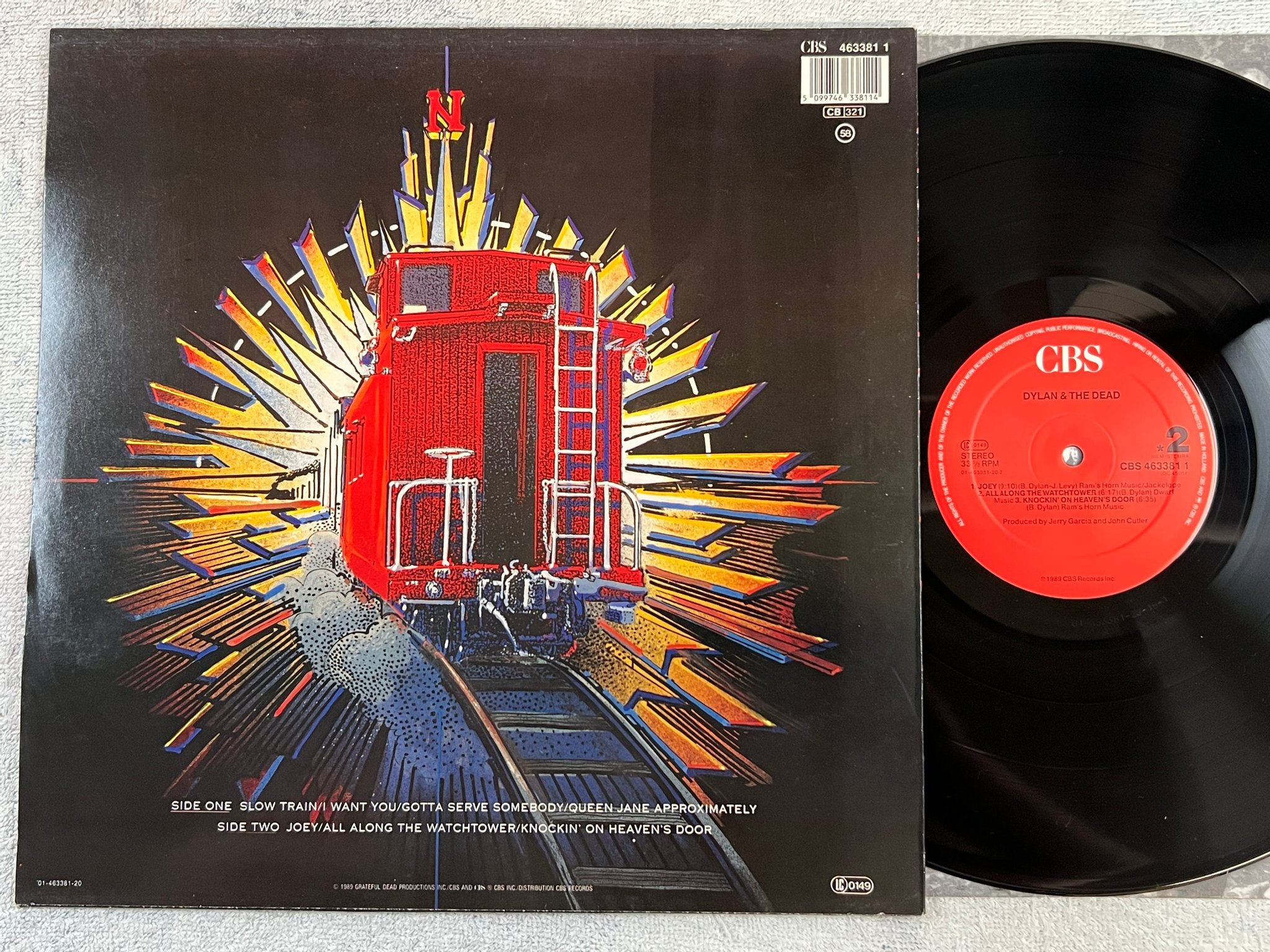 Omslagsbild för skivan BOB DYLAN & THE DEAD s/t LP -89 Hol CBS 4633811