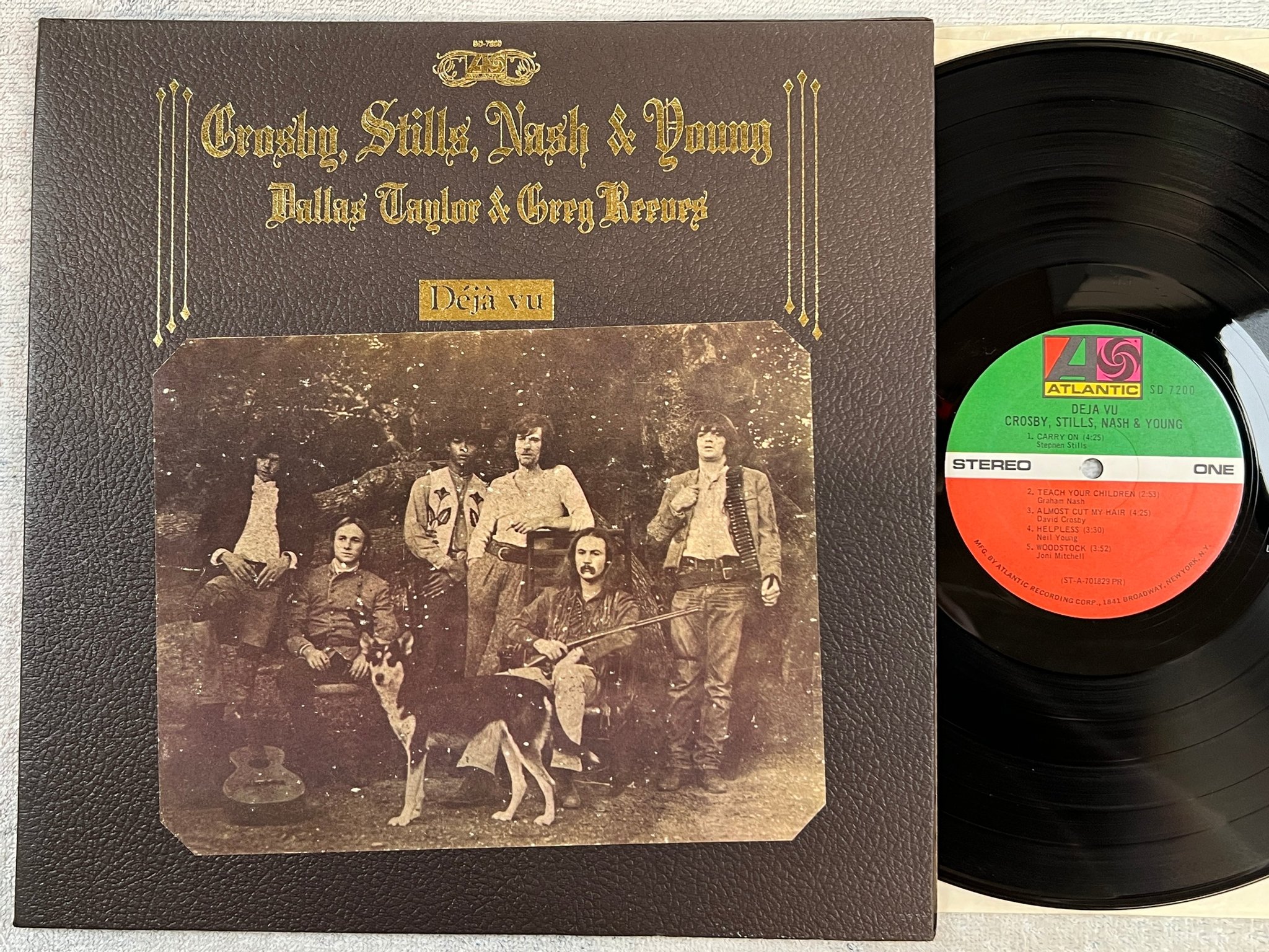Omslagsbild för skivan CROSBY STILLS NASH & YOUNG deja vu LP US ATLANTIC SD 7200