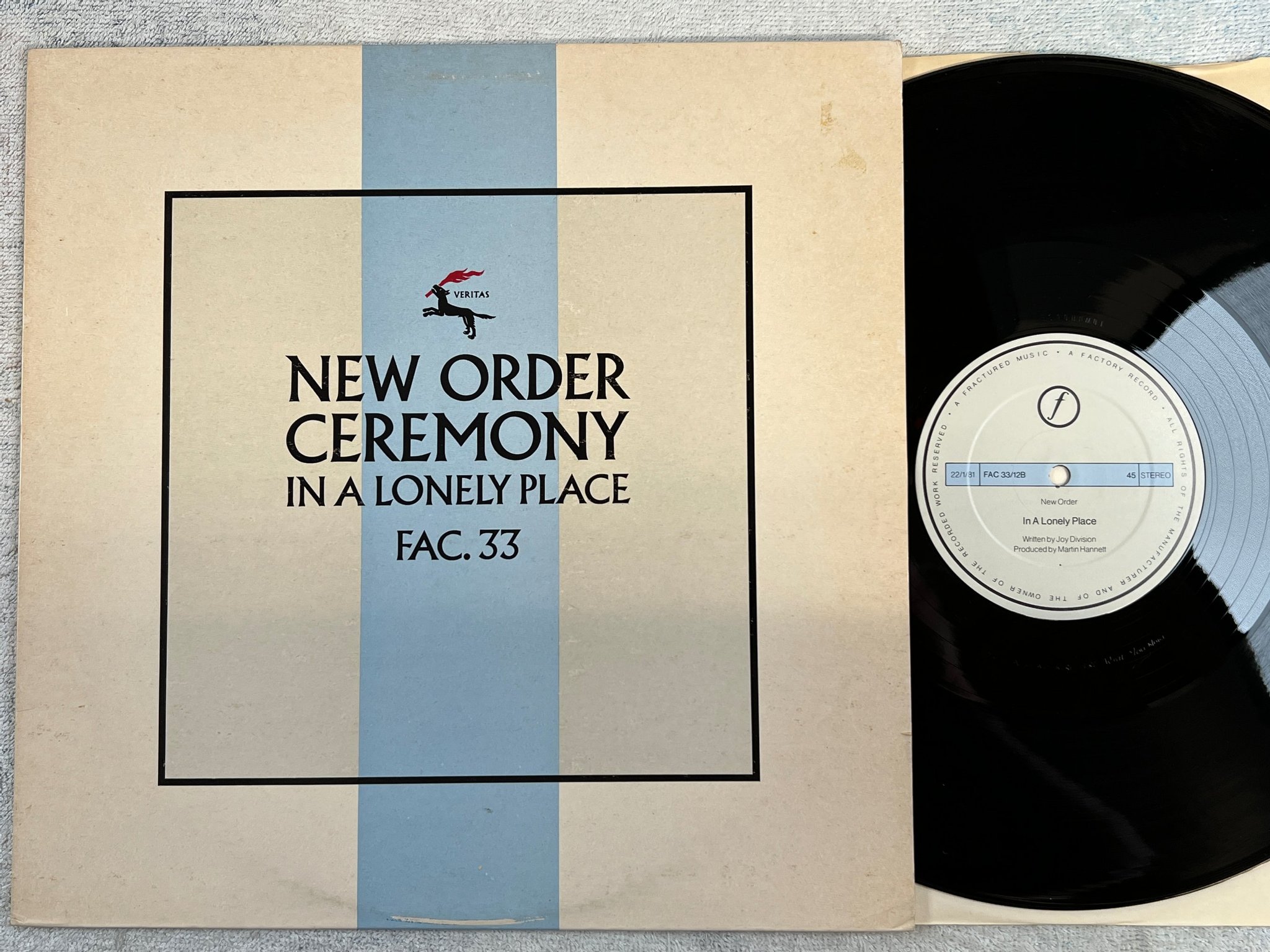 Omslagsbild för skivan NEW ORDER ceremony 12”single -84 UK FACTORY FAC. 33