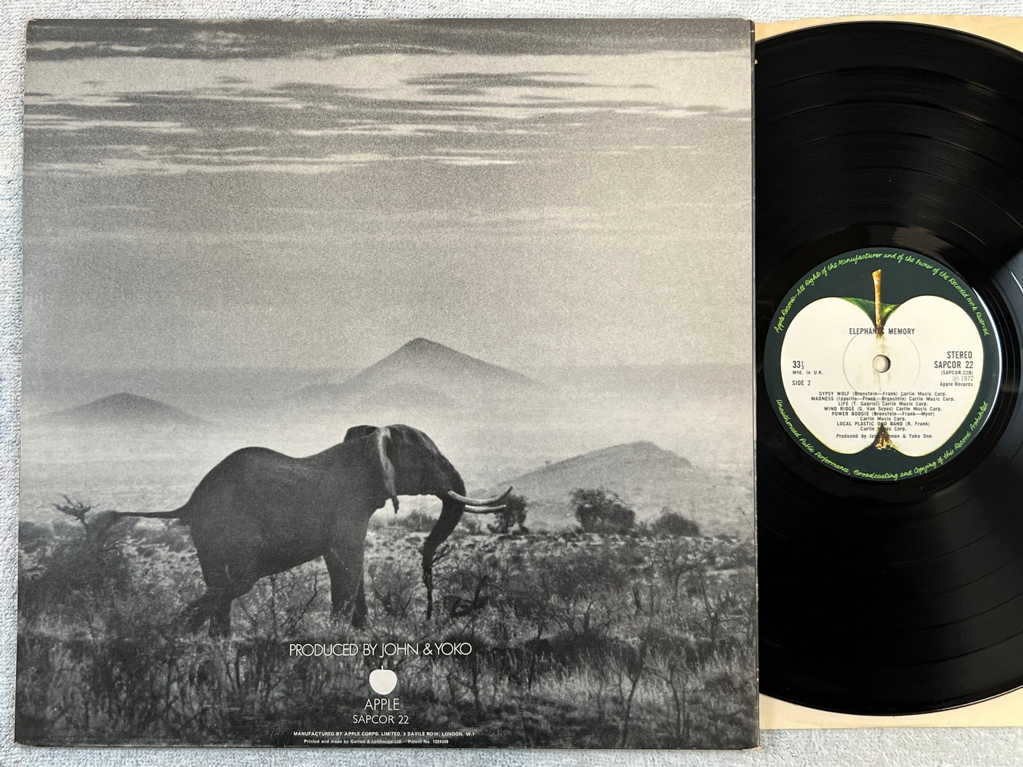 Omslagsbild för skivan ELEPHANT’S MEMORY s/t LP -72 UK APPLE SAPCOR  22