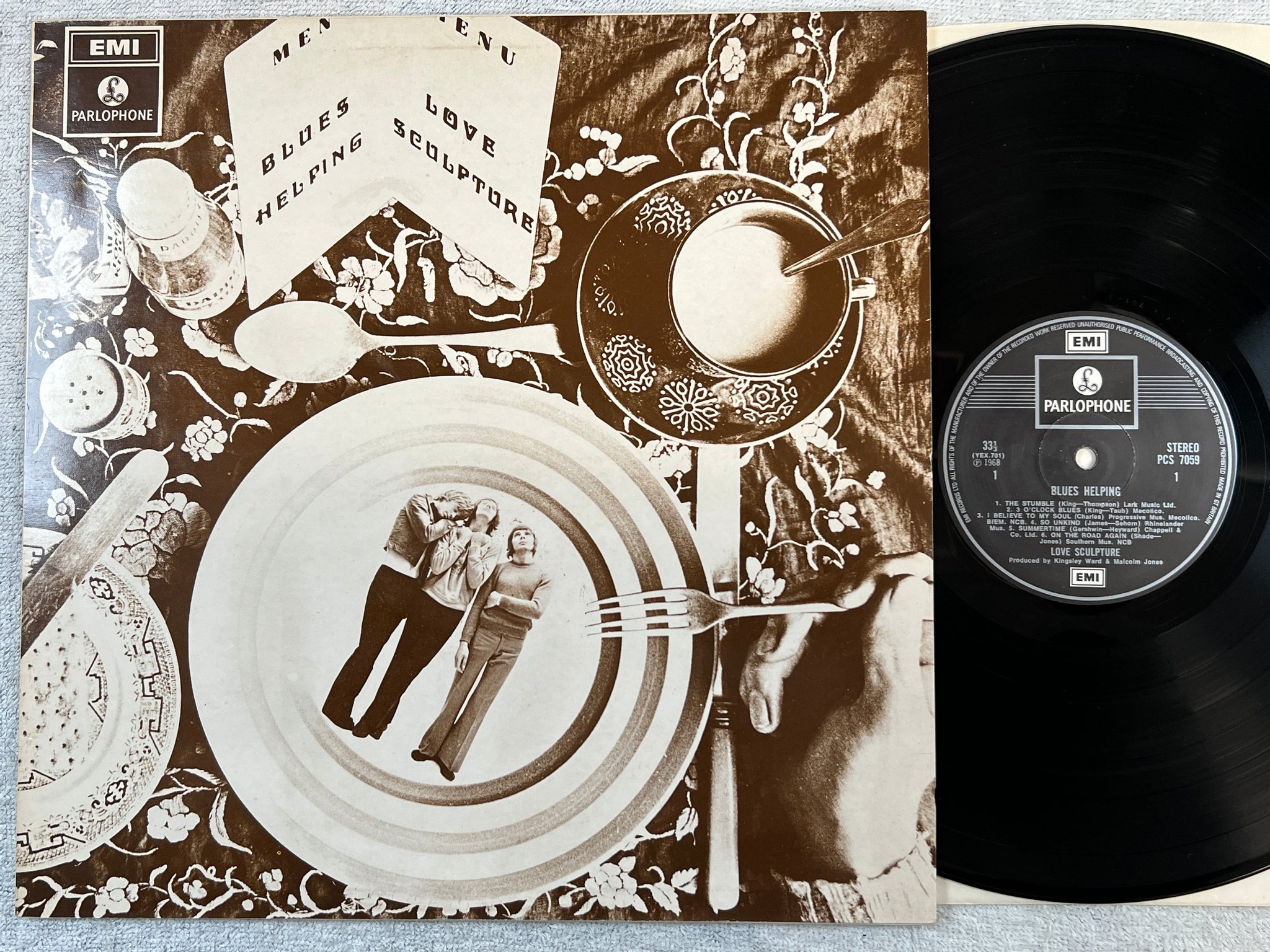 Omslagsbild för skivan LOVE SCULPTURE blue helping LP re UK EMI PCS 7059