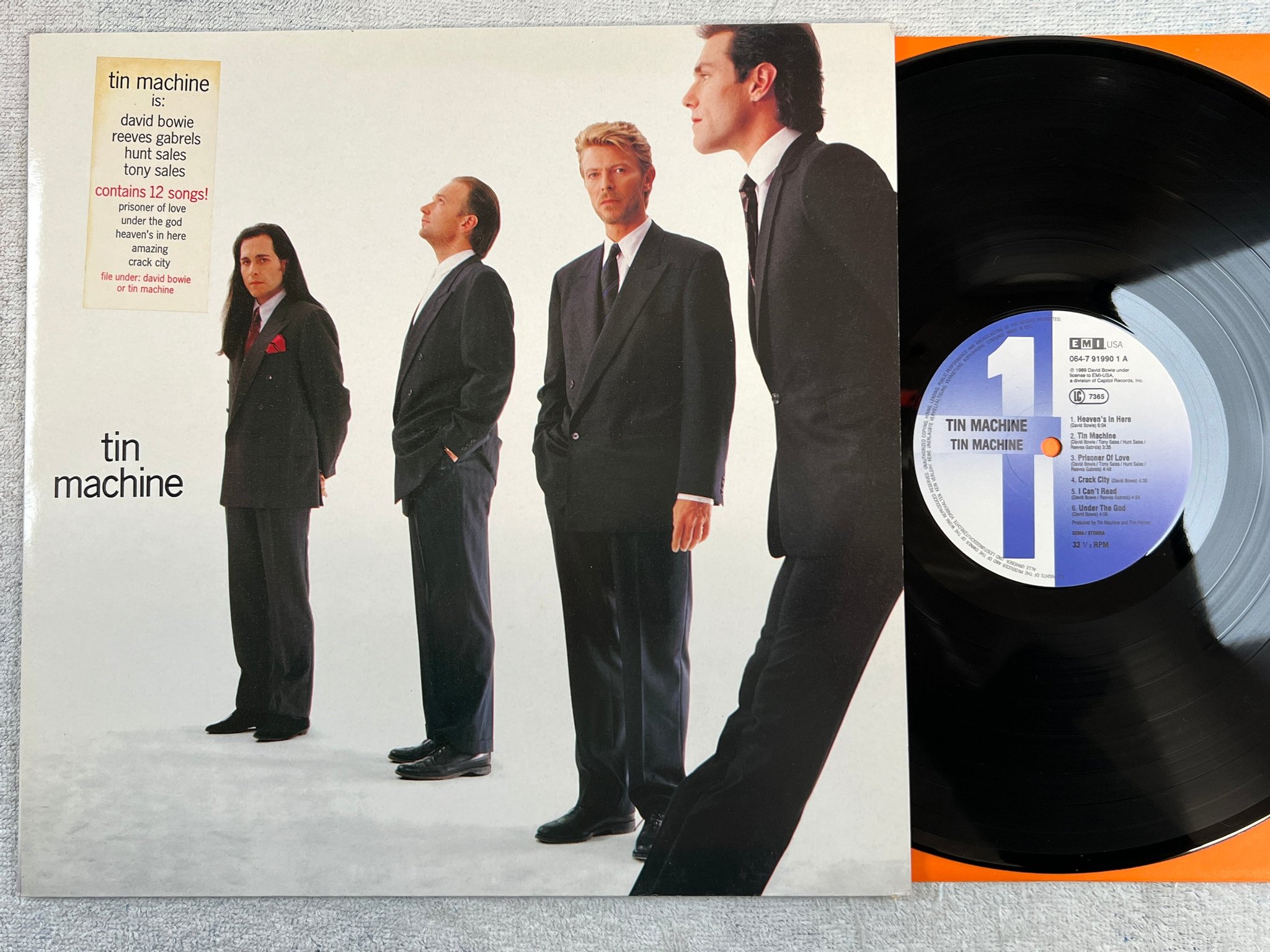 Omslagsbild för skivan TIN MACHINE s/t LP -89 EMI 064-7919901 