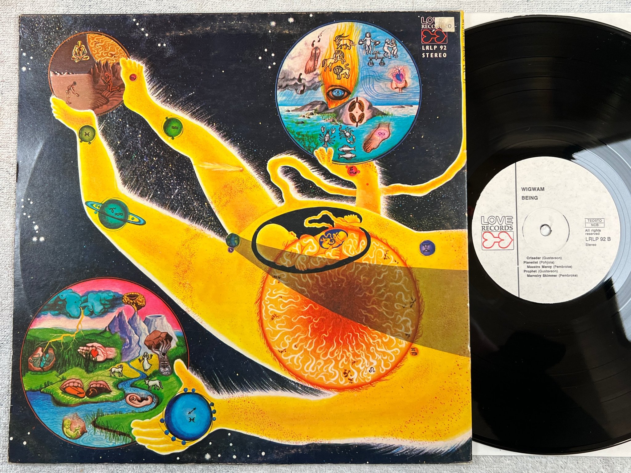 Omslagsbild för skivan WIGWAM being LP -74 Finland LOVE RECORDS LRLP 92 prog rock