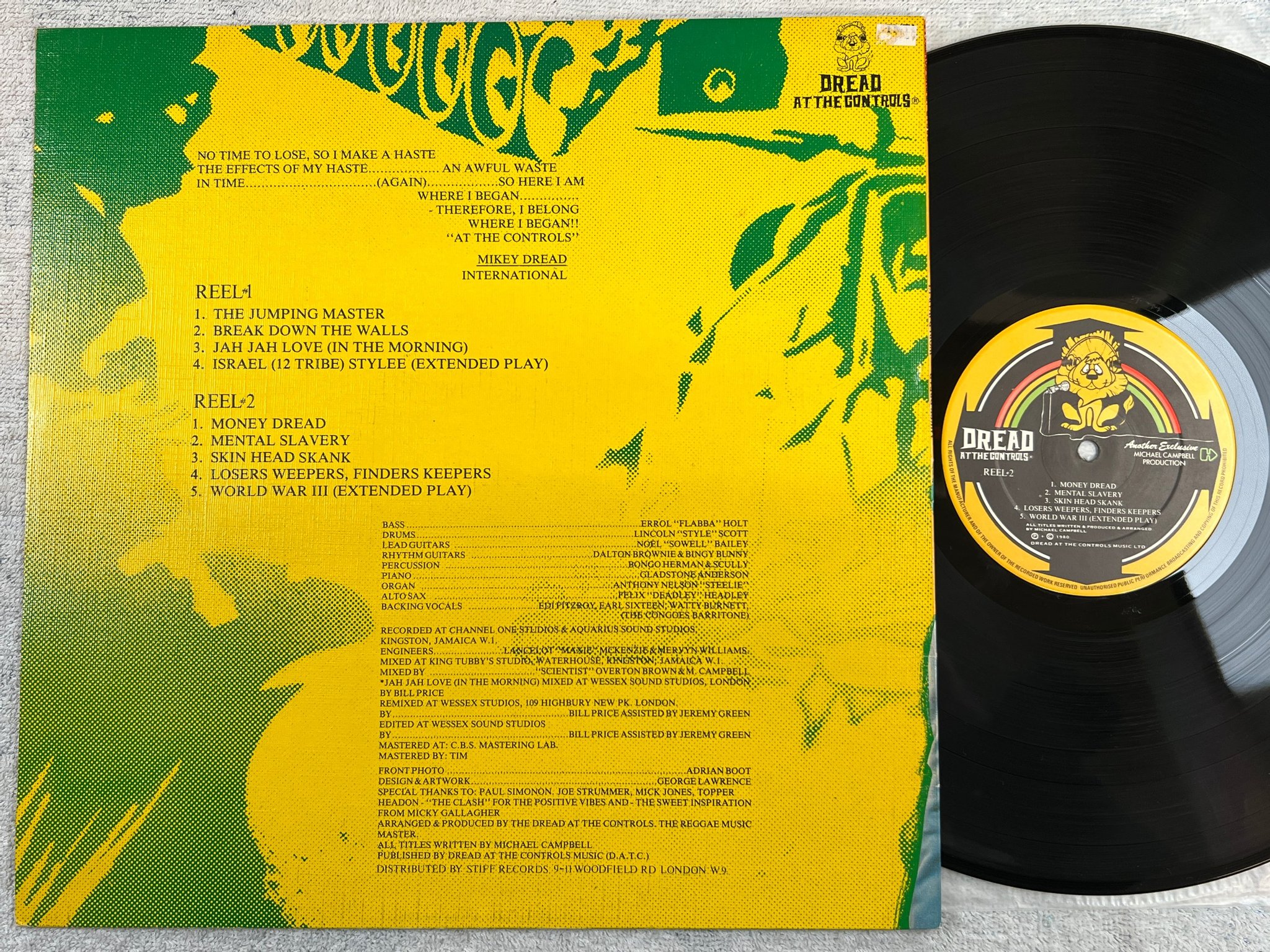 Omslagsbild för skivan MICKEY DREAD world war III LP -80 DREAD AT THE CONTROLS REEL-2