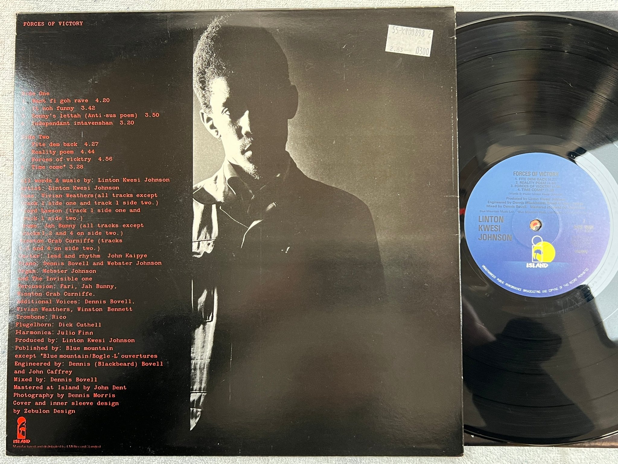 Omslagsbild för skivan LINTON KWESI JOHNSON forces of victory LP -79 UK ISLAND ILPS 9566