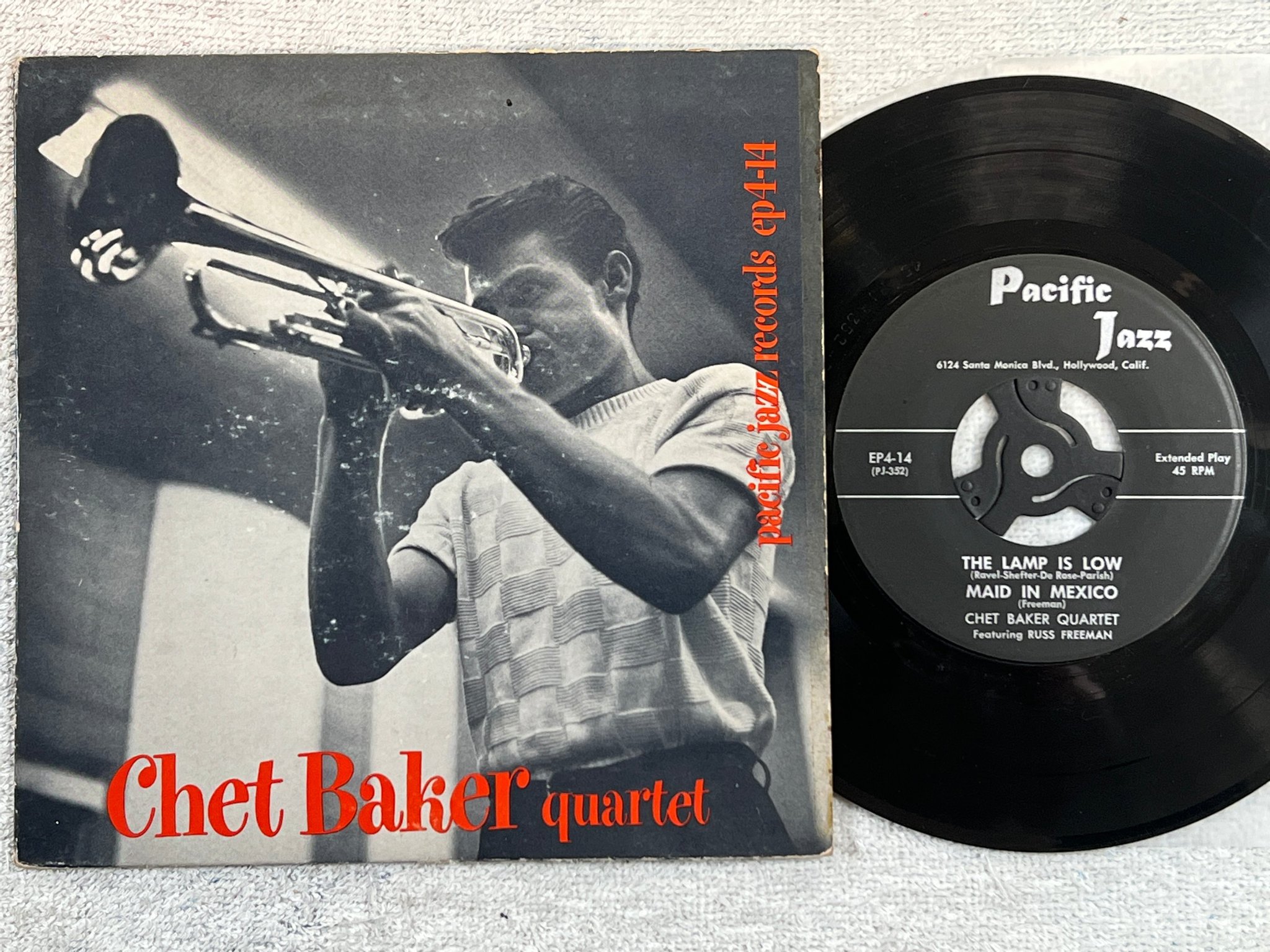 Omslagsbild för skivan CHET BAKER QUARTET s/t 7”ep US PACIFIC JAZZ EP4-14 