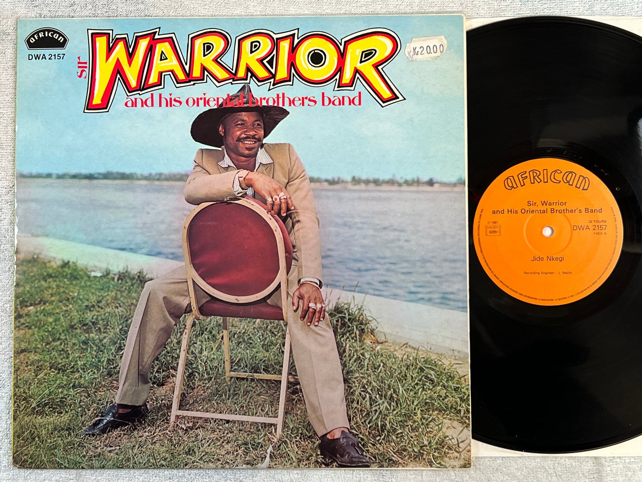 Omslagsbild för skivan SIR WARRIOR & HIS ORIENTAL BROTHER’S BAND s/t LP -81 Fra AFRICAN DWA 2157