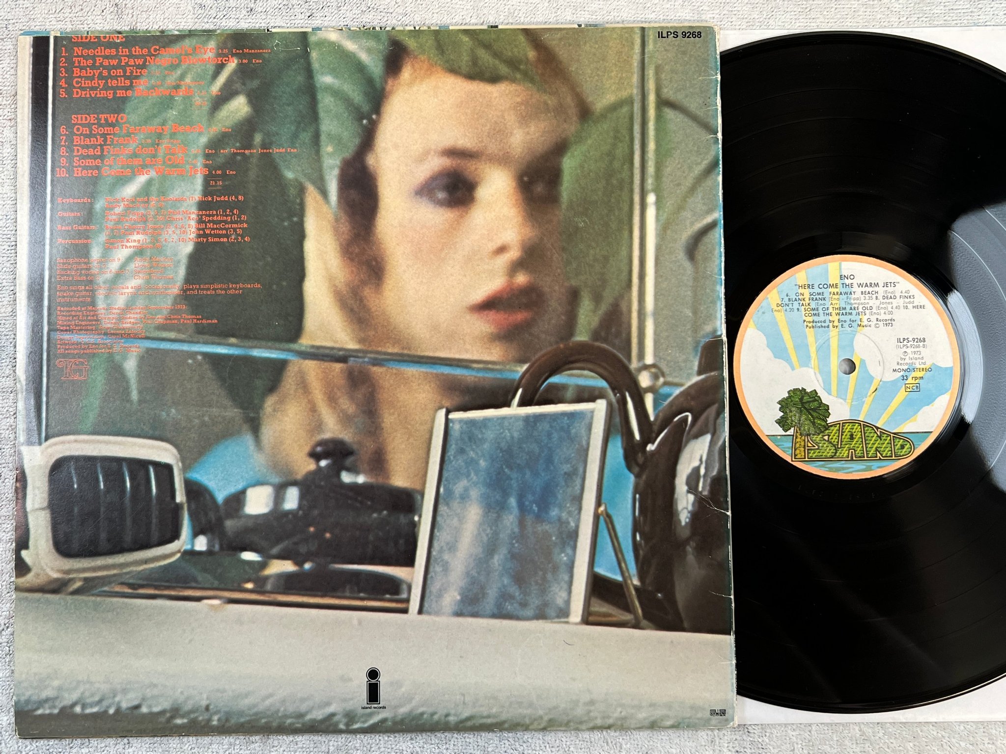 Omslagsbild för skivan ENO here come the warm jets LP -73 ncb ISLAND ILPS 9268