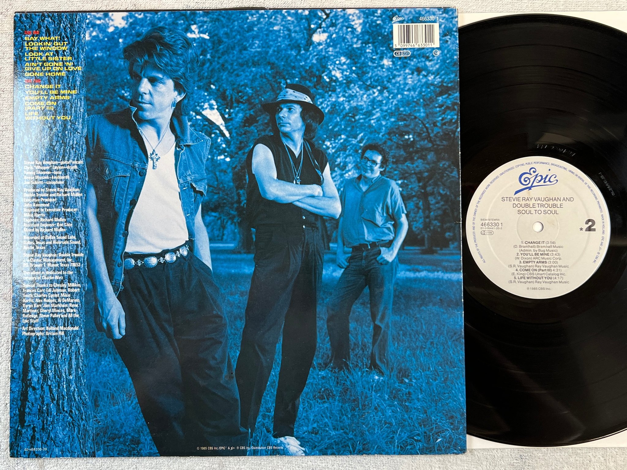 Omslagsbild för skivan STEVIE RAY VAUGHAN soul to soul LP -85 Hol EPIC 4663301