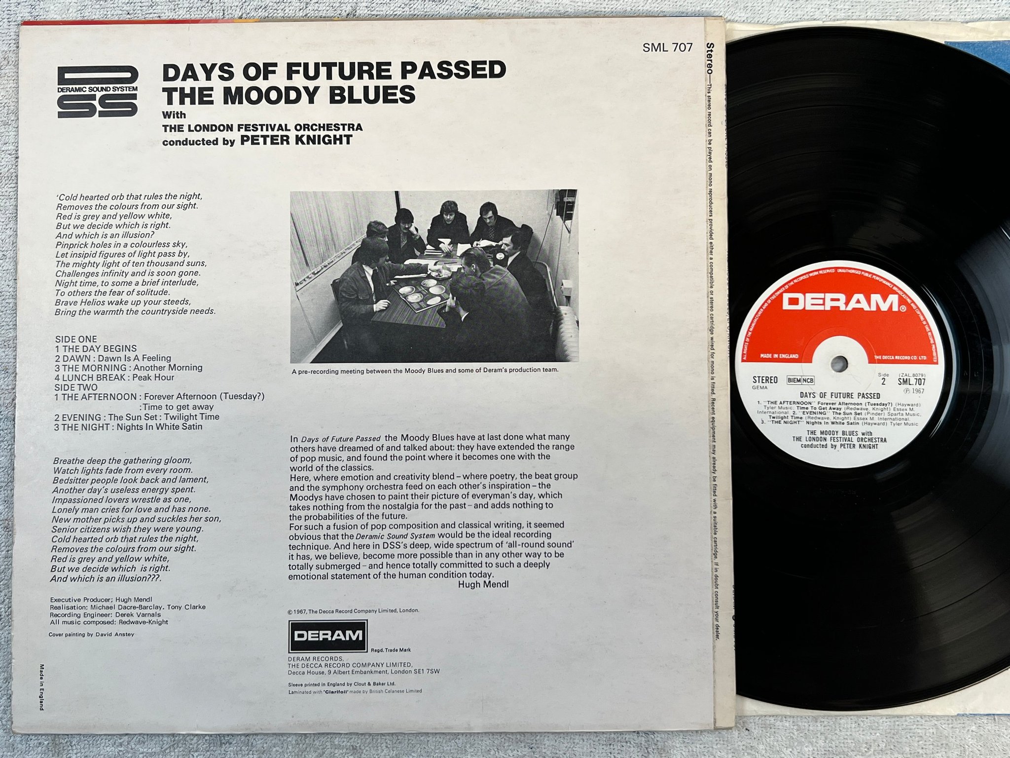 Omslagsbild för skivan THE MOODY BLUES days of future passed LP UK DERAM SML 707