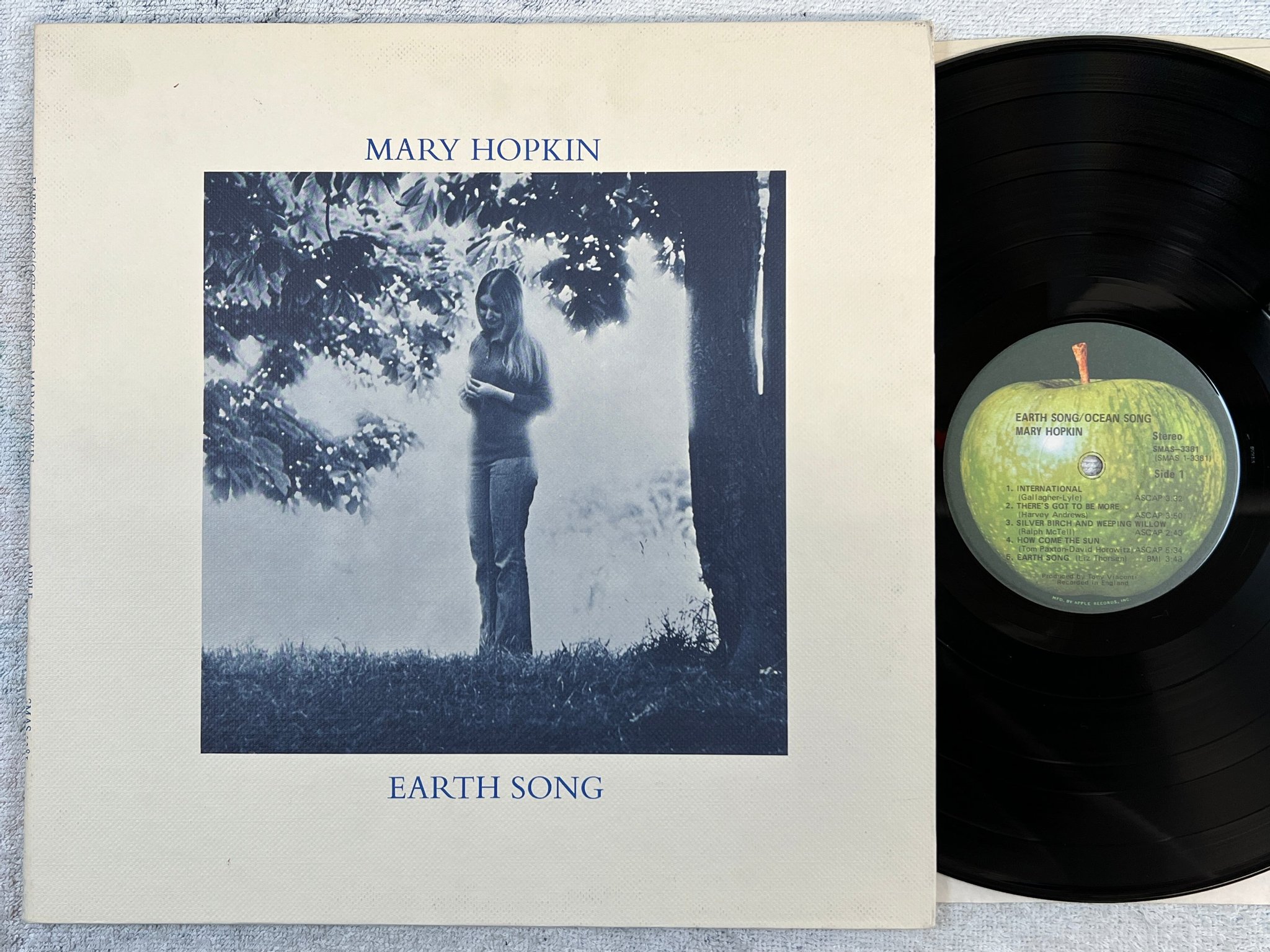 Omslagsbild för skivan MARY HOPKINS earth song / ocean song LP US APPLE SMAS-3381