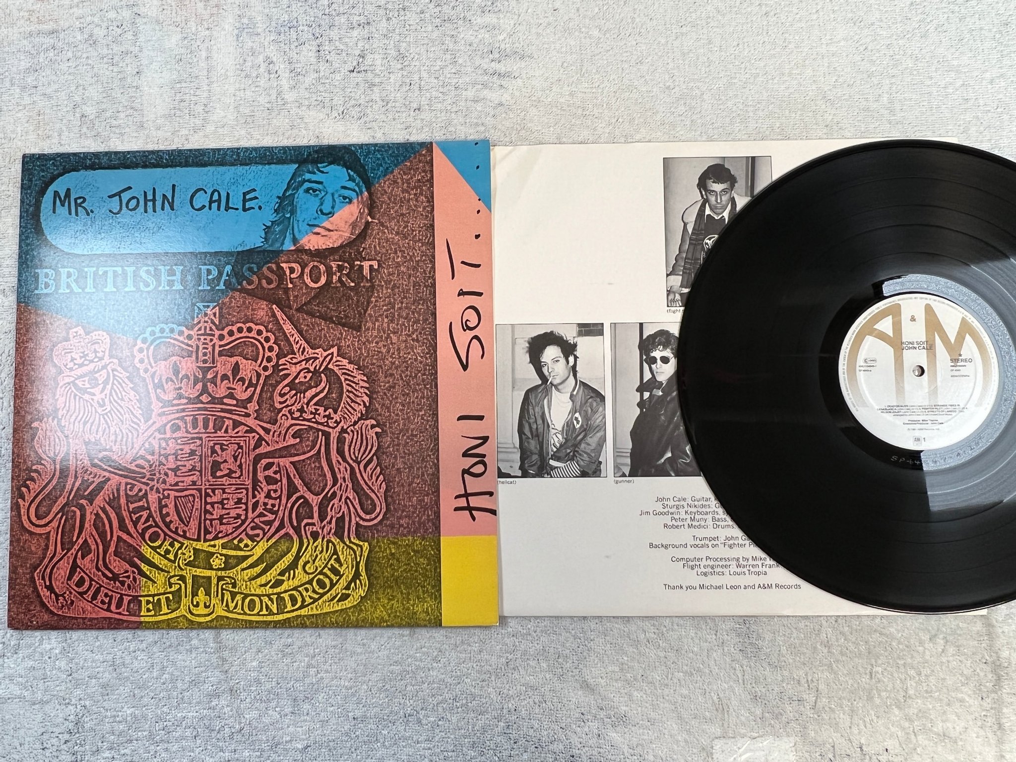 Omslagsbild för skivan JJ CALE honi soit... LP -81 Hol AMLH 64849