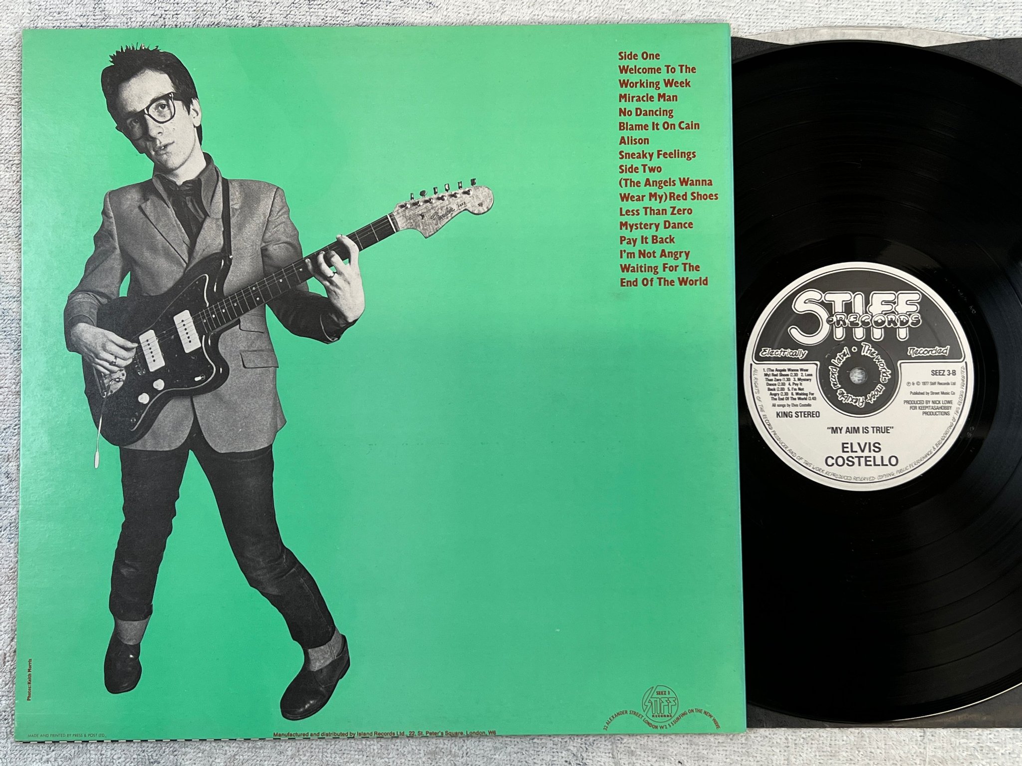 Omslagsbild för skivan ELVIS COSTELLO my aim is true LP -77 UK STIFF SEEZ 3