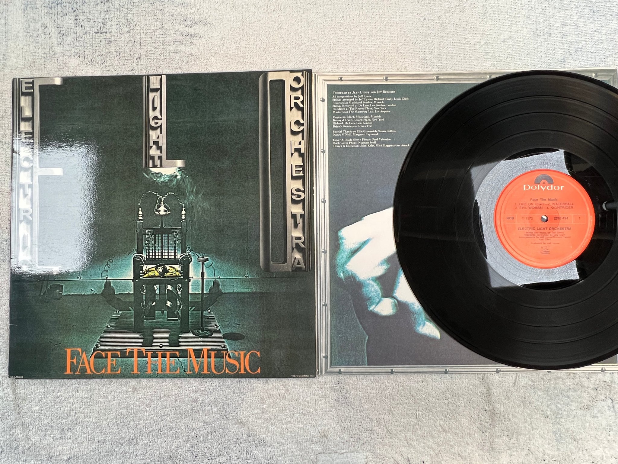 Omslagsbild för skivan THE ELECTRIC LIGHT ORCHESTRA face the music LP -75 ncb POLYDOR 2310 414 