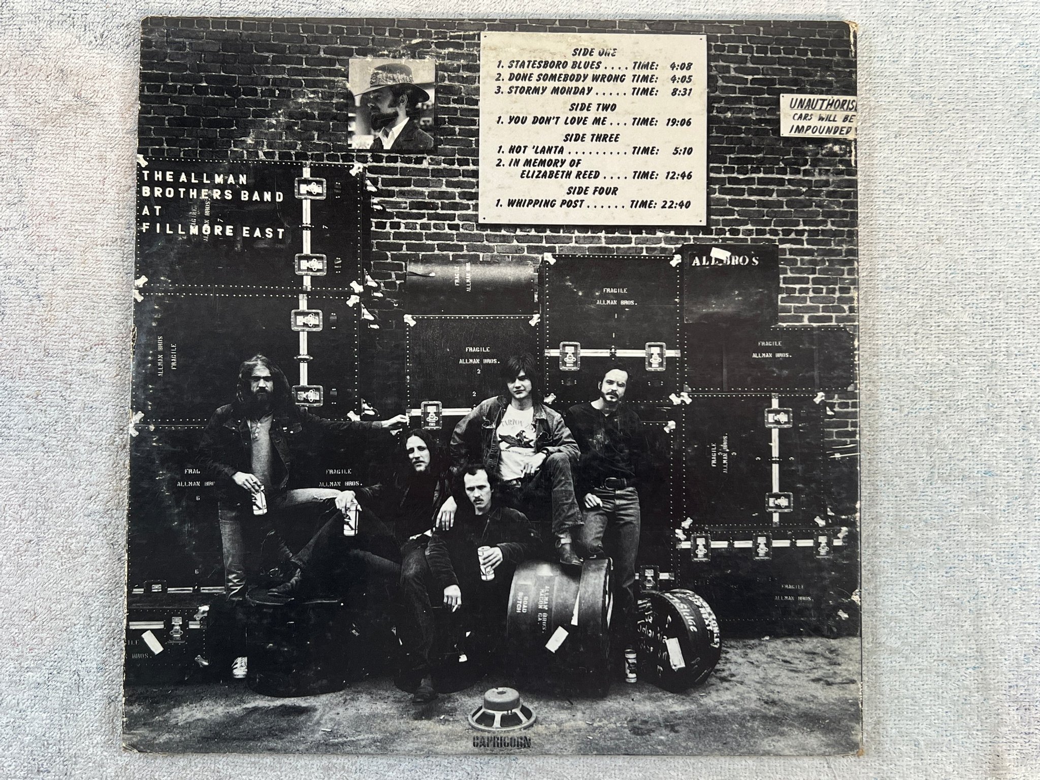 Omslagsbild för skivan THE ALLMAN BROTHERS BAND at Fillmore East LP US CAPRCORN SD 2-802