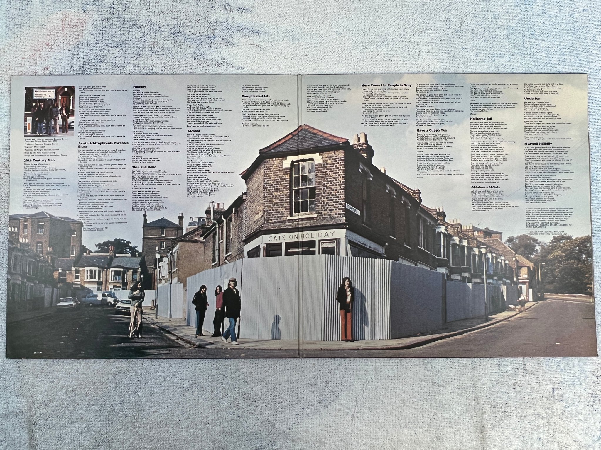 Omslagsbild för skivan THE KINKS nushwell hillbillies LP -71 UK RCA SF 8243