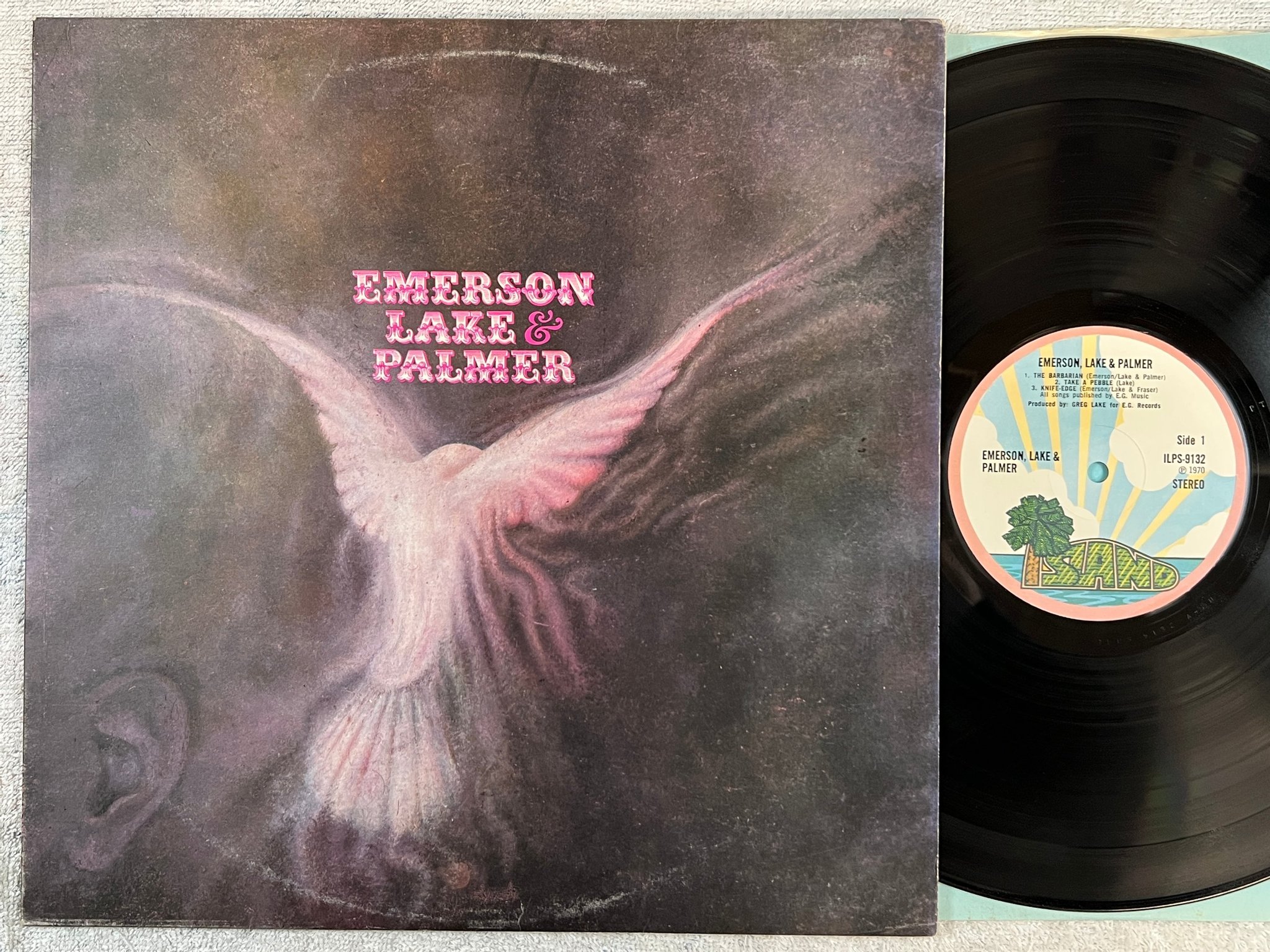 Omslagsbild för skivan EMERSON LAKE & PALMER s/t LP -70 UK ISLAND ILPS 9132