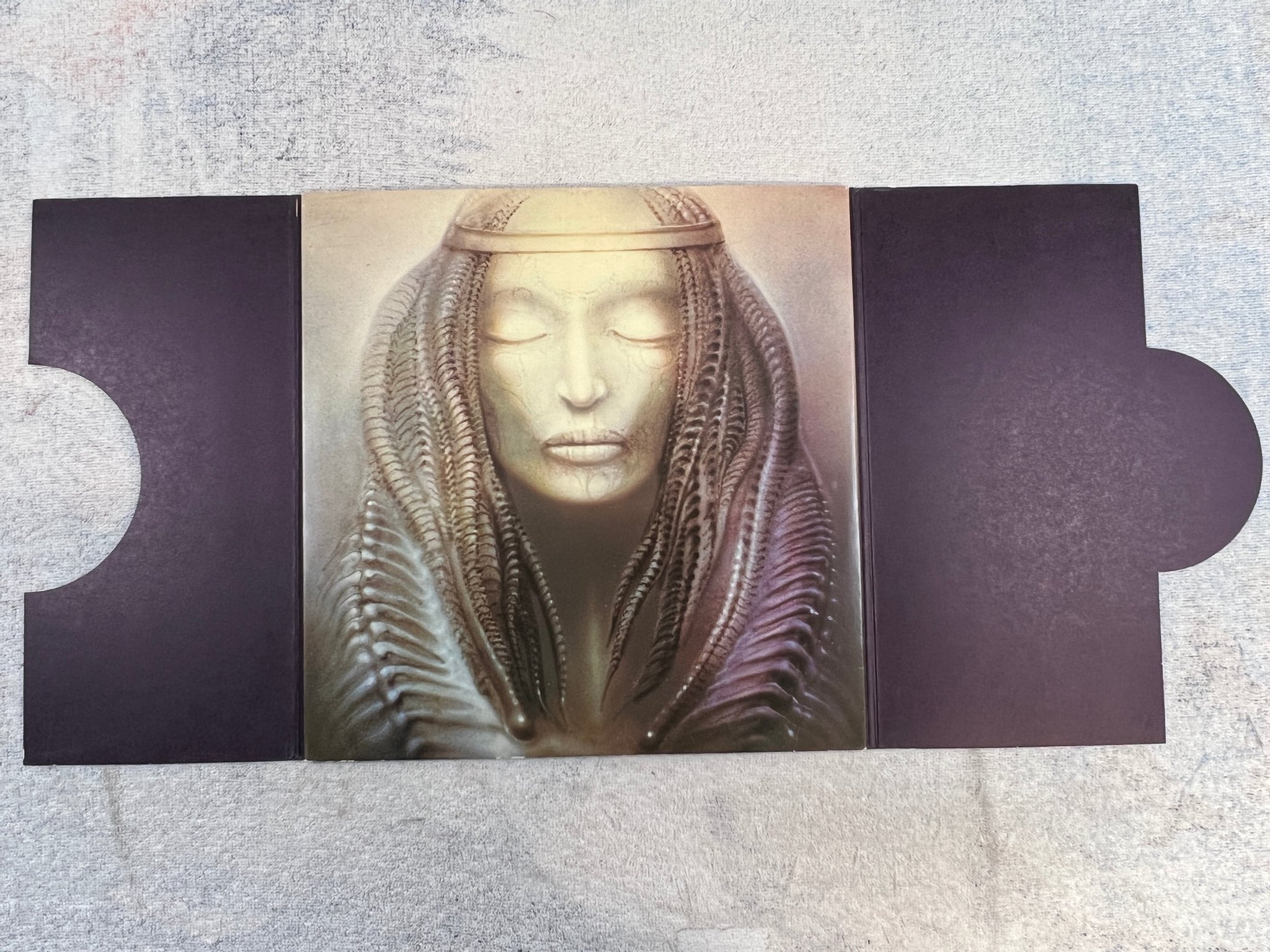 Omslagsbild för skivan EMERSON LAKE & PALMER brain salad surgery LP -73 Ger MANTICORE 87302 IT