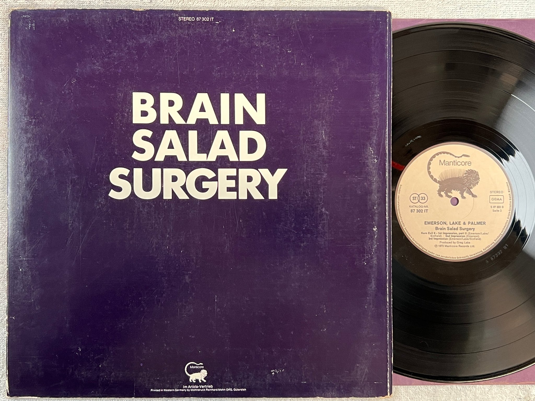 Omslagsbild för skivan EMERSON LAKE & PALMER brain salad surgery LP -73 Ger MANTICORE 87302 IT