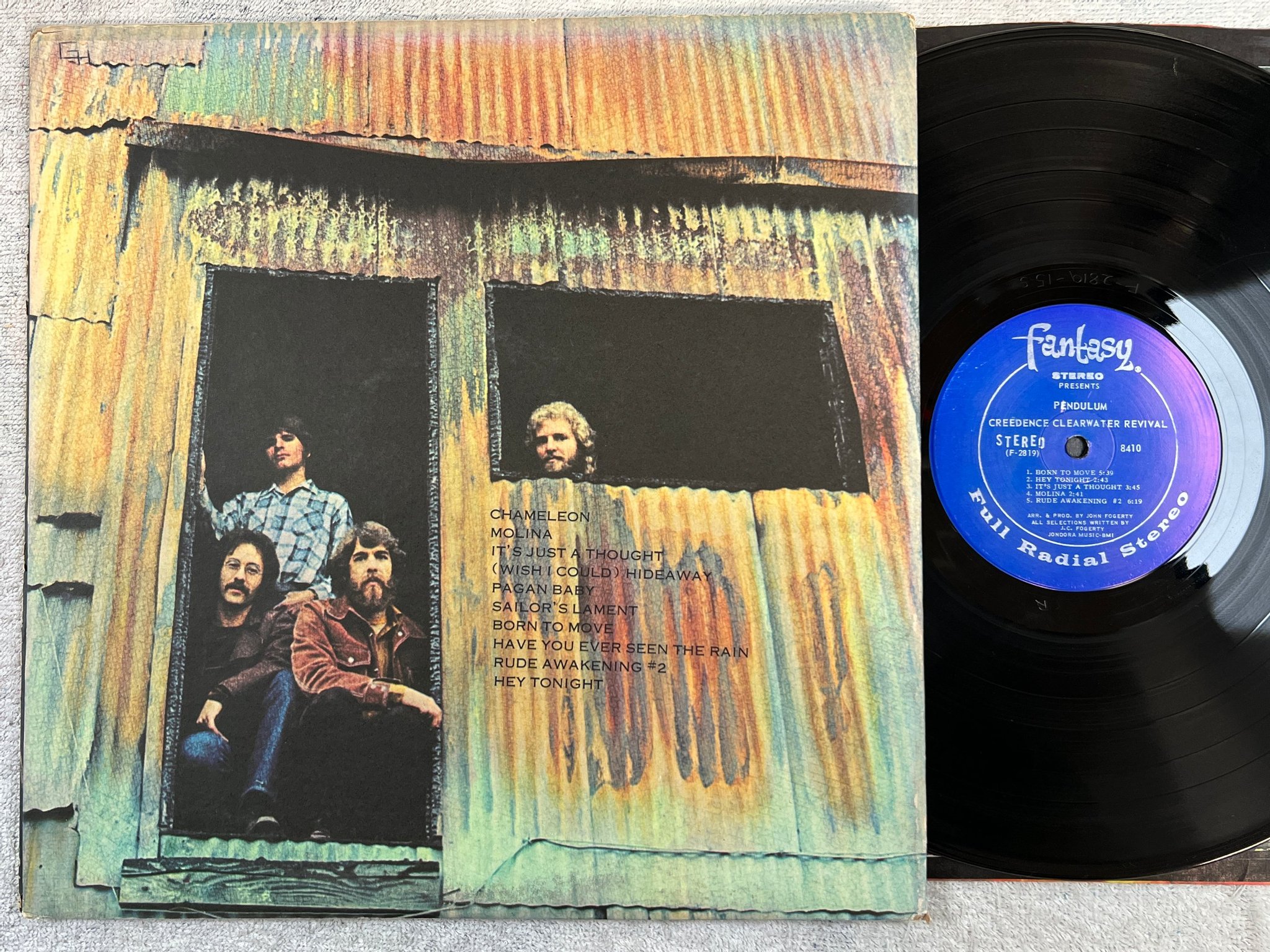 Omslagsbild för skivan CREEDENCE CLEARWATER REVIVAL pendulum LP US FANTASY 8410