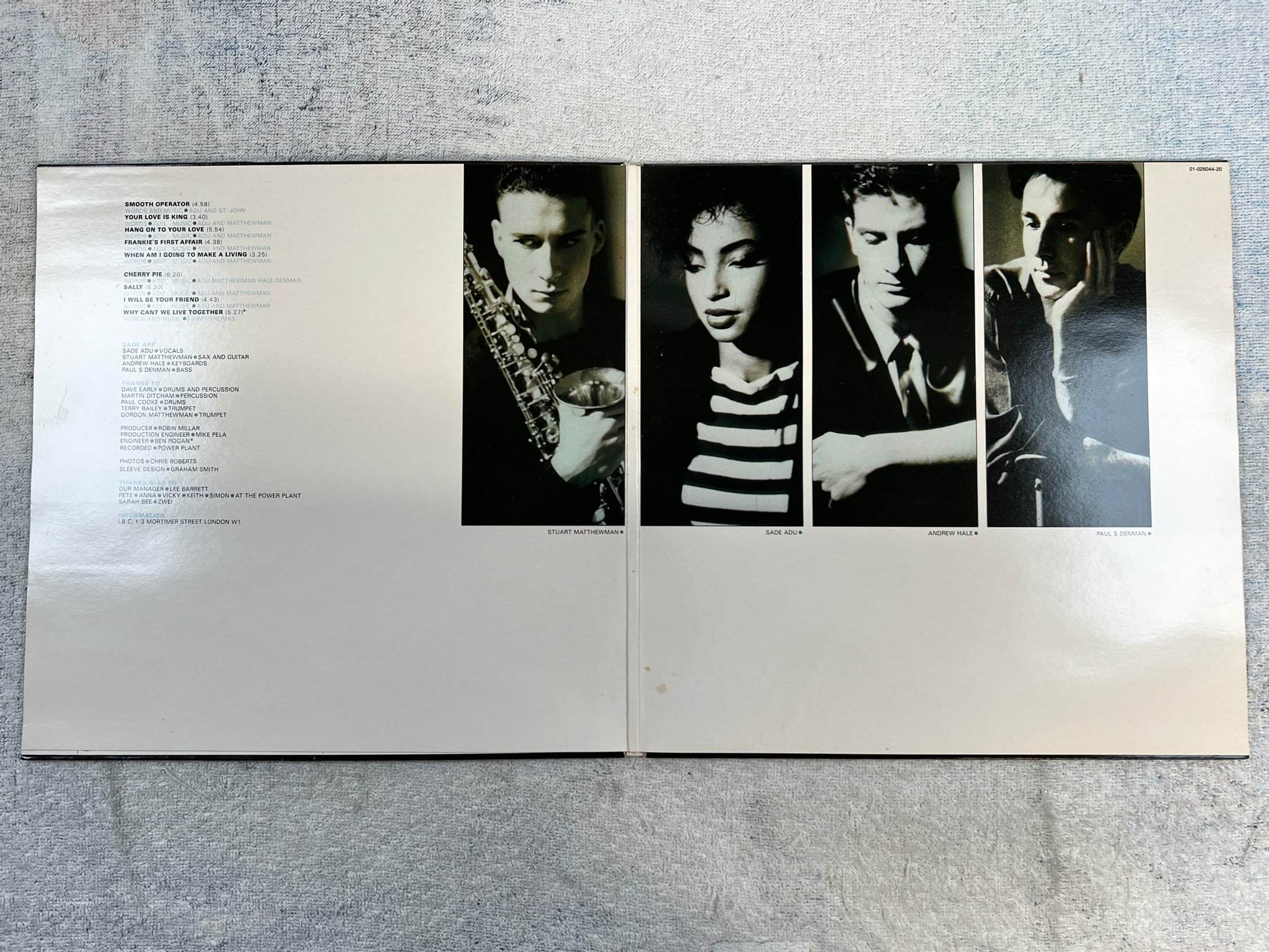 Omslagsbild för skivan SADE diamond life LP -84 Hol EPIC EPC 26044