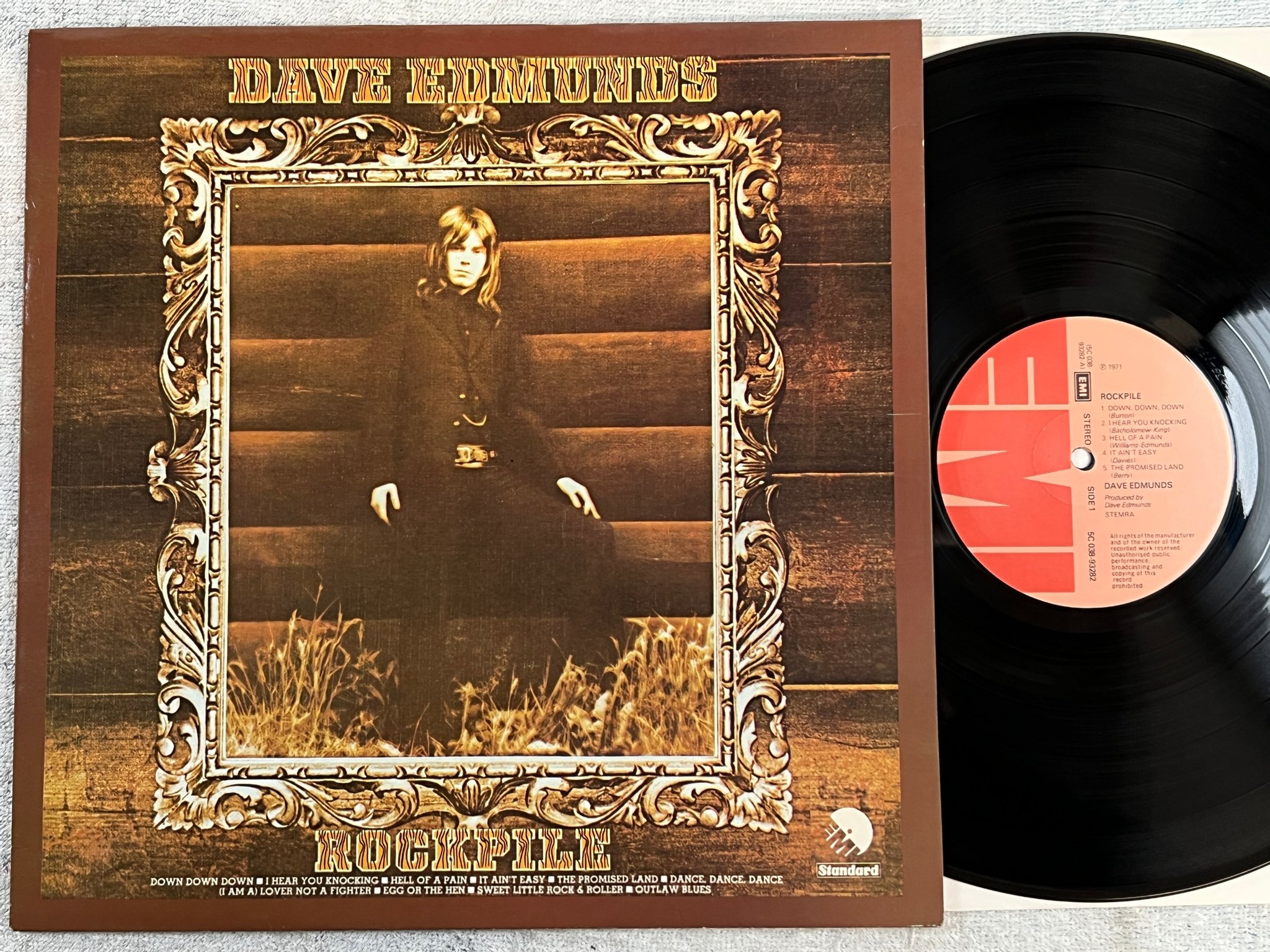 Omslagsbild för skivan DAVE EDMUNDS rcokpile LP -71 Hol EMI 5C 038-93282
