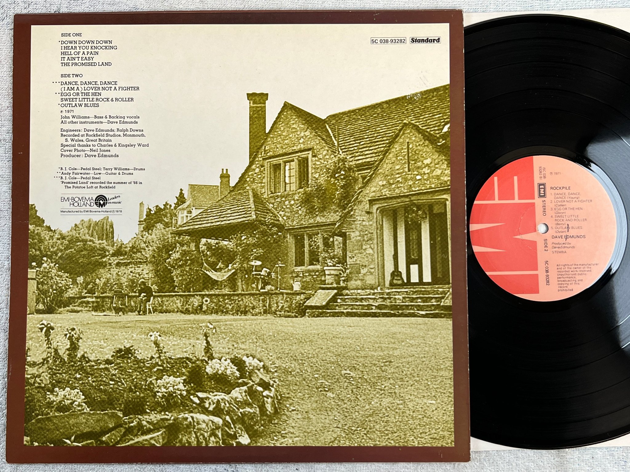 Omslagsbild för skivan DAVE EDMUNDS rcokpile LP -71 Hol EMI 5C 038-93282