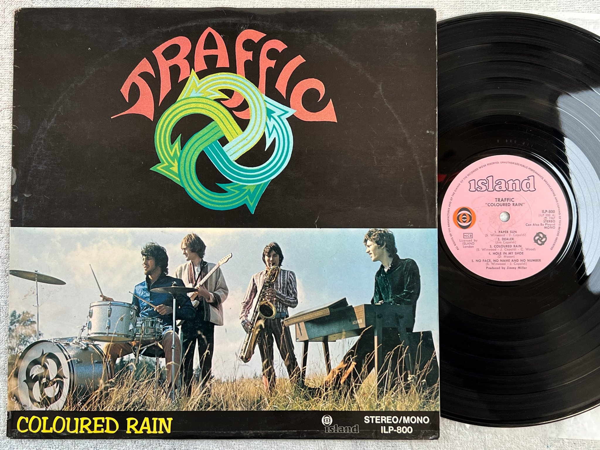 Omslagsbild för skivan TRAFFIC coloured rain LP -67 ncb ISLAND ILP 800? rare!