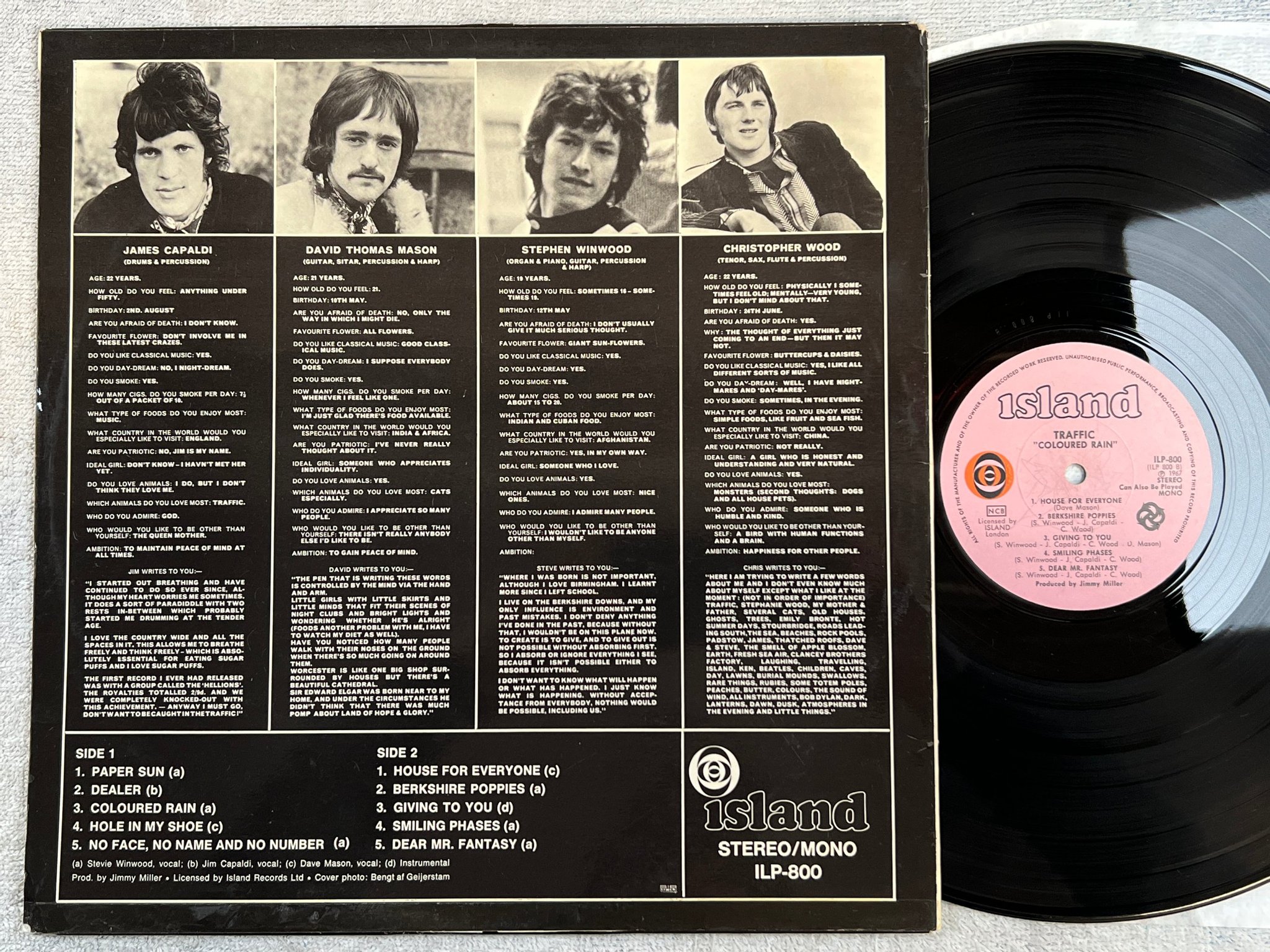 Omslagsbild för skivan TRAFFIC coloured rain LP -67 ncb ISLAND ILP 800? rare!