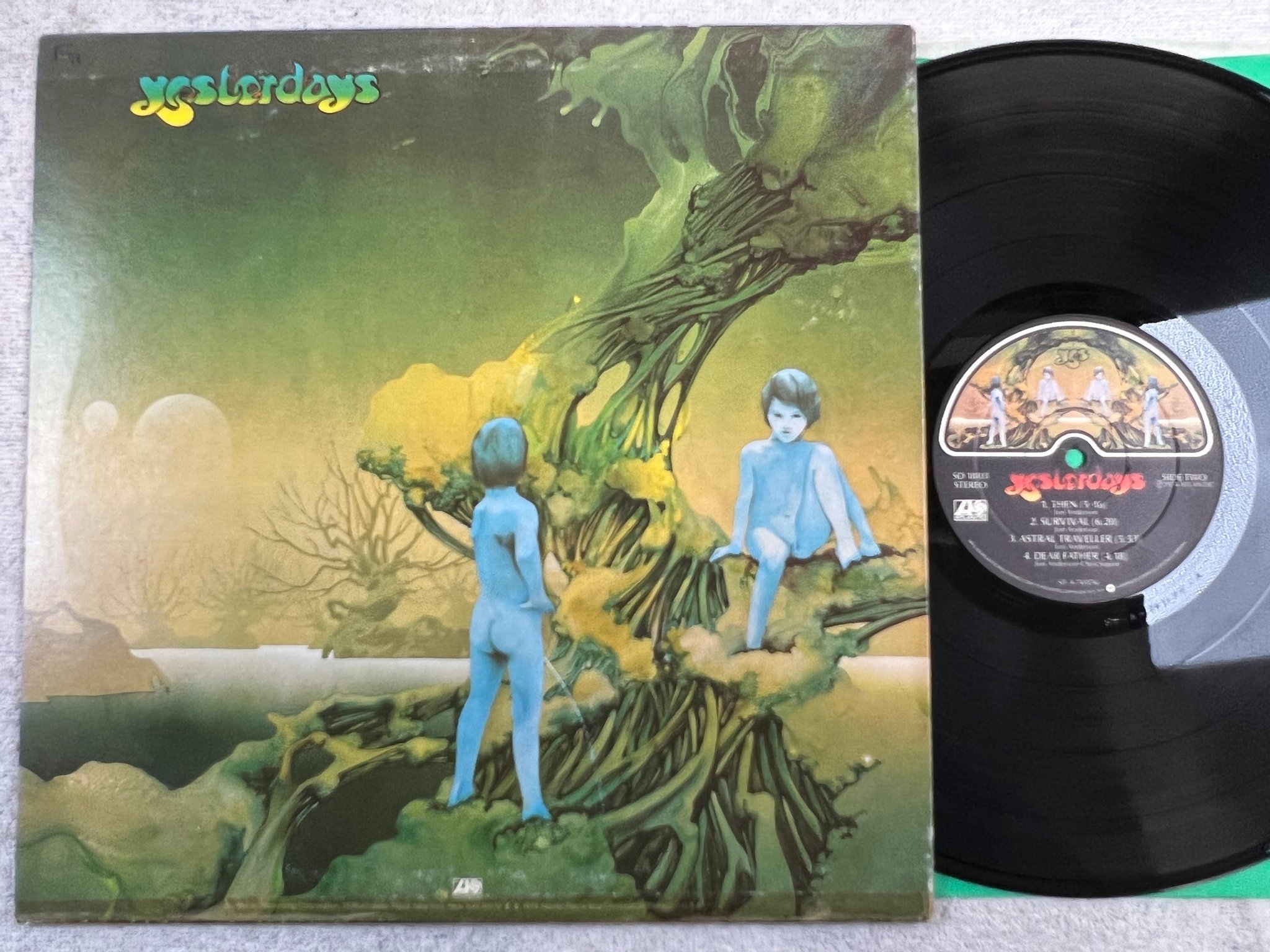 Omslagsbild för skivan YES yesterdays LP -74 US ATLANTIC SD 18103