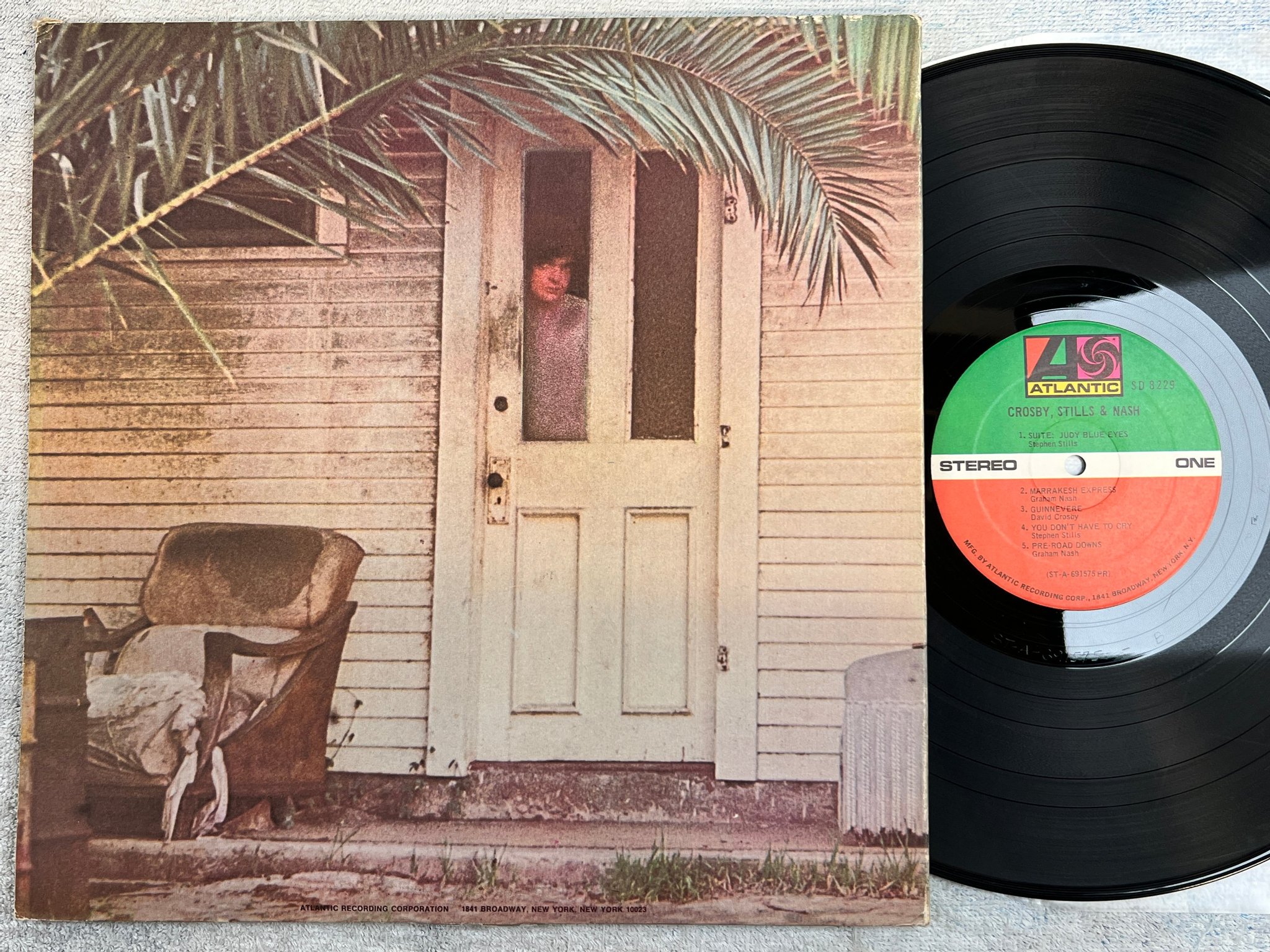 Omslagsbild för skivan CROSBY STILLS & NASH s/t LP US ATLANTIC SD-8229