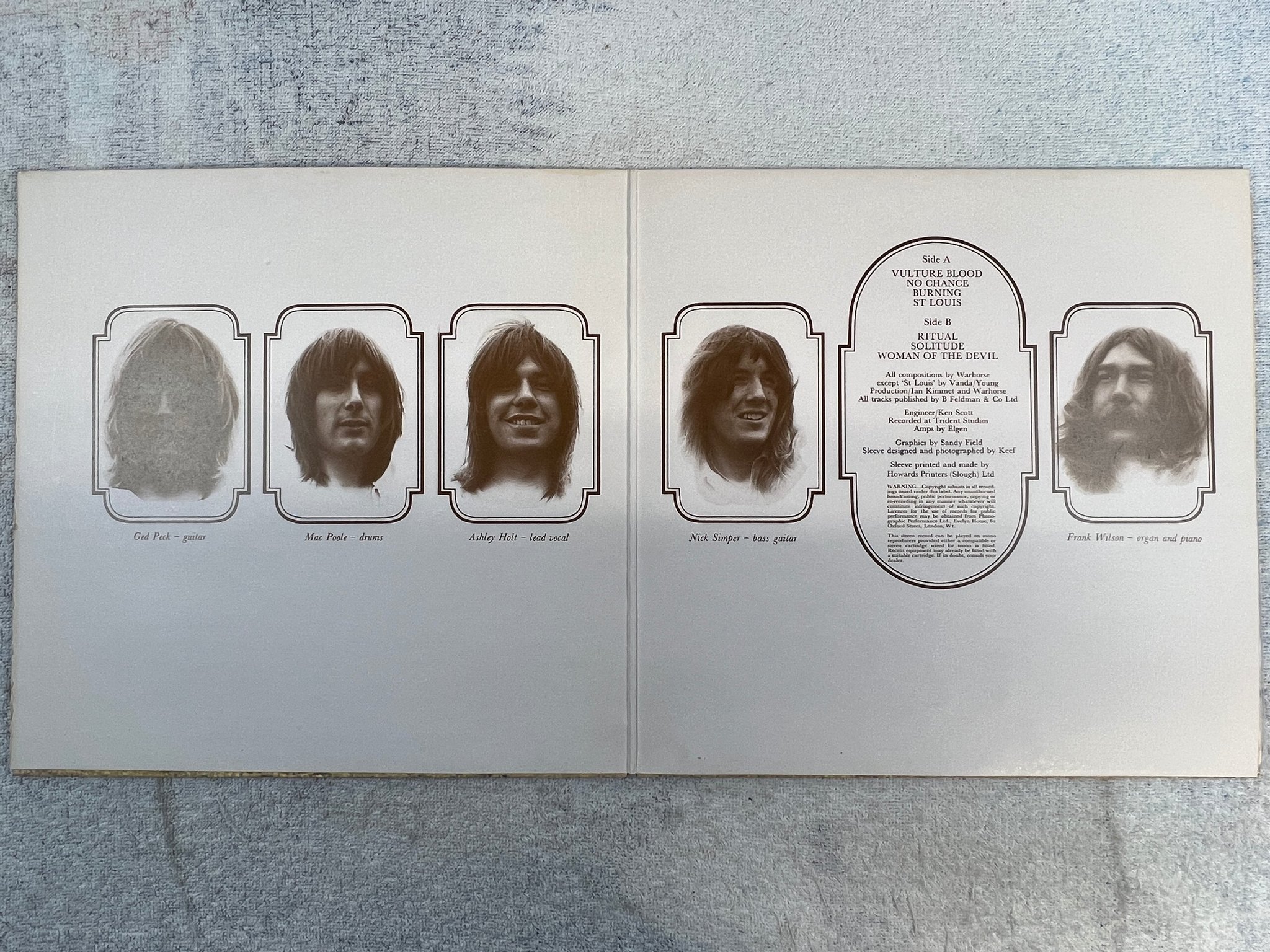 Omslagsbild för skivan WARHORSE s/t LP -70 UK VERTIGO 6360 015 hard prog ** R A R E **