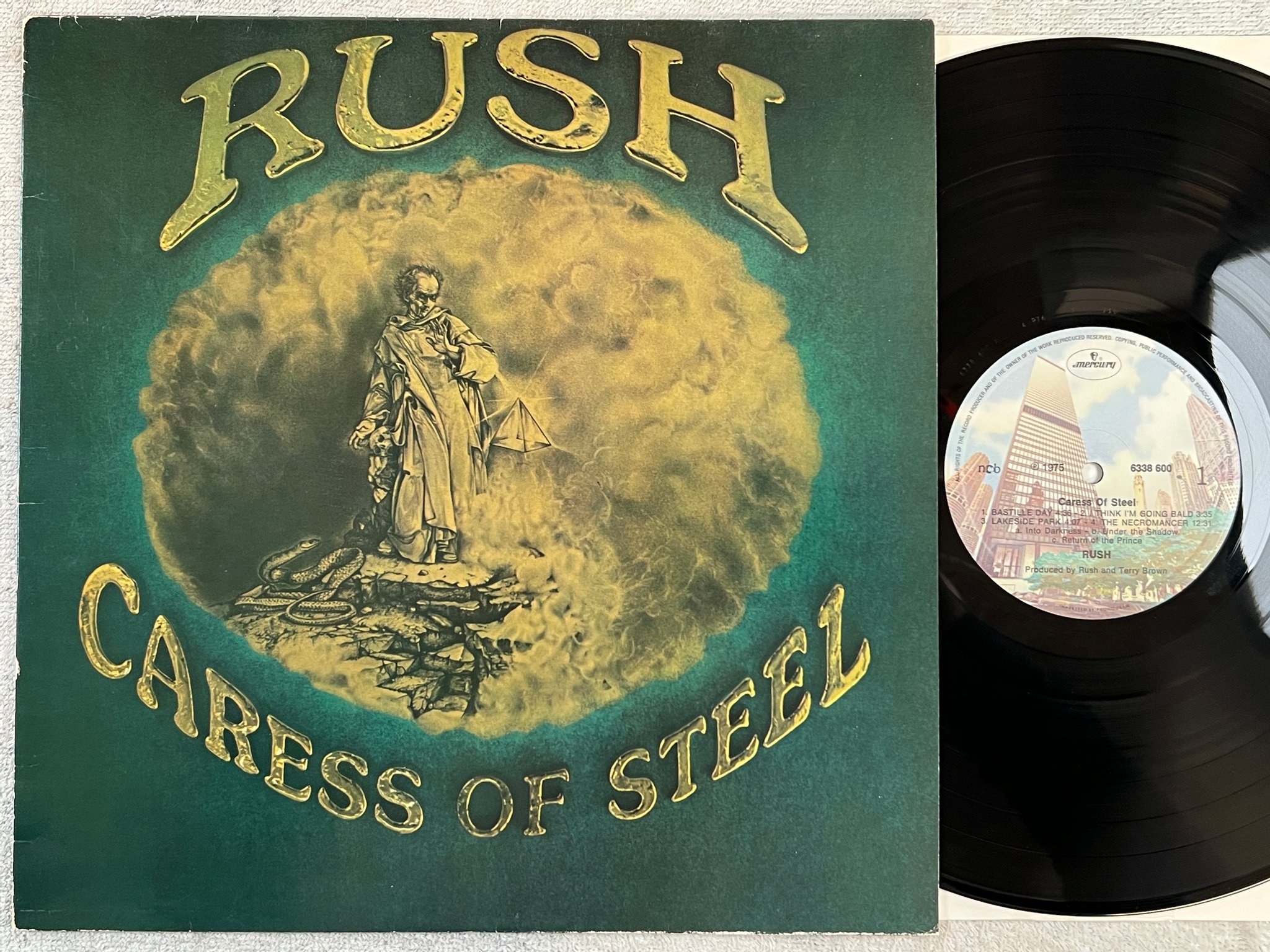 Omslagsbild för skivan RUSH caress of steel LP ncb MERCURY 6338 600