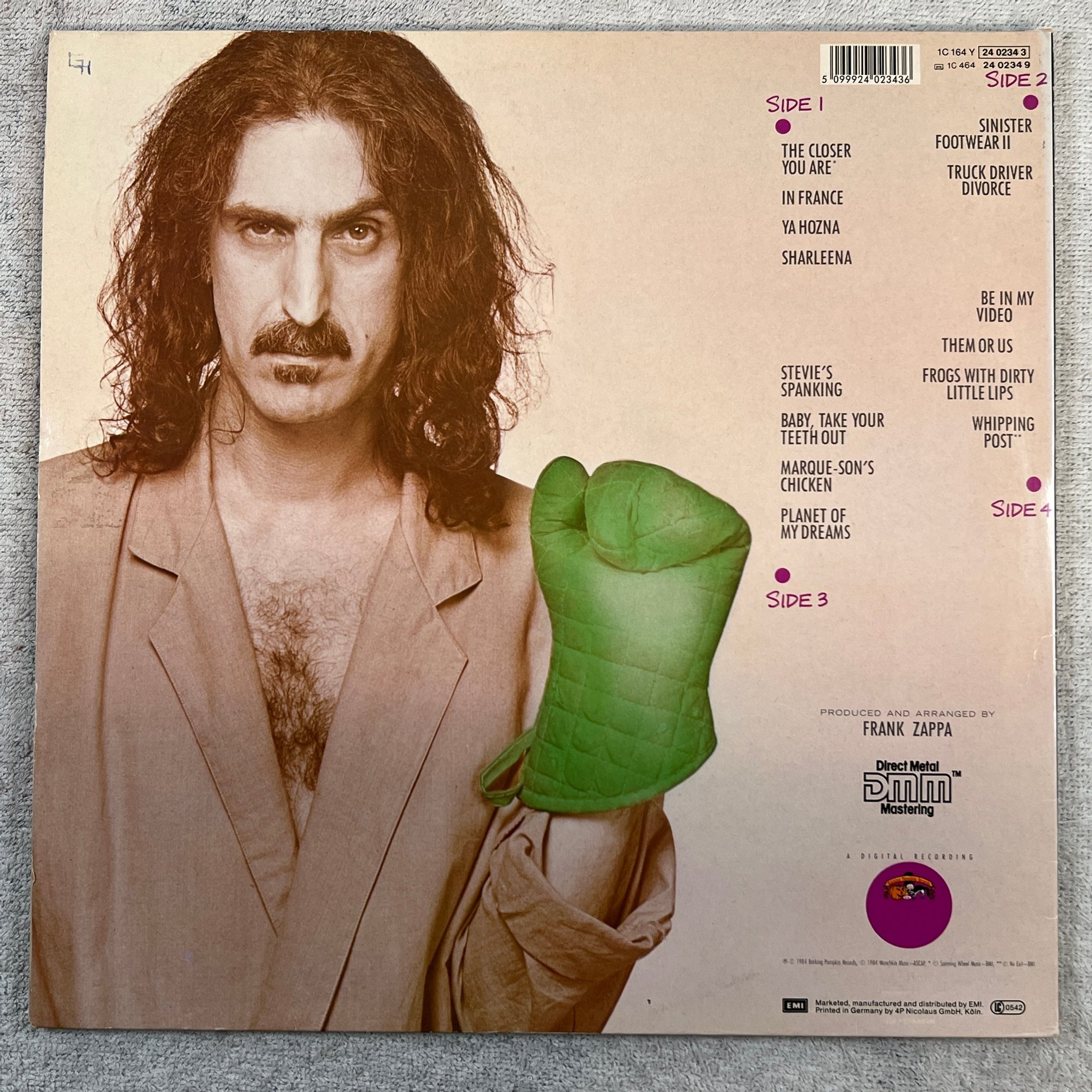 Omslagsbild för skivan FRANK ZAPPA them or us 2xLP -84 Hol EMI 1C 164Y2402351