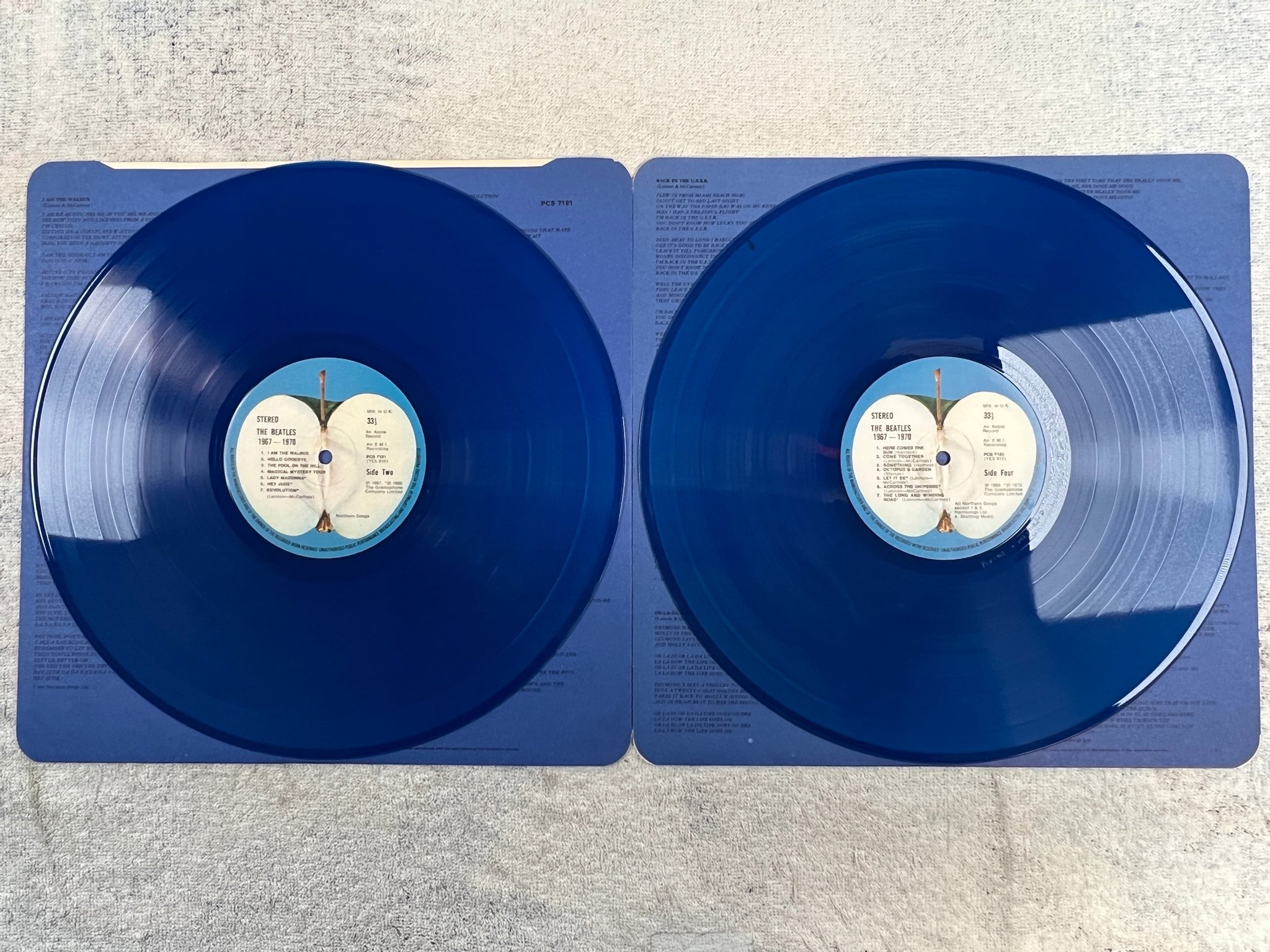 Omslagsbild för skivan THE BEATLES 1967-1970 2xLP UK APPLE PCS 7181 BLUE VINYL